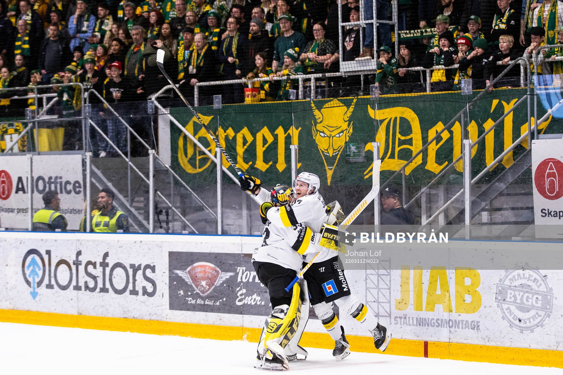 Västerås Ludvig Jardeskog jublar