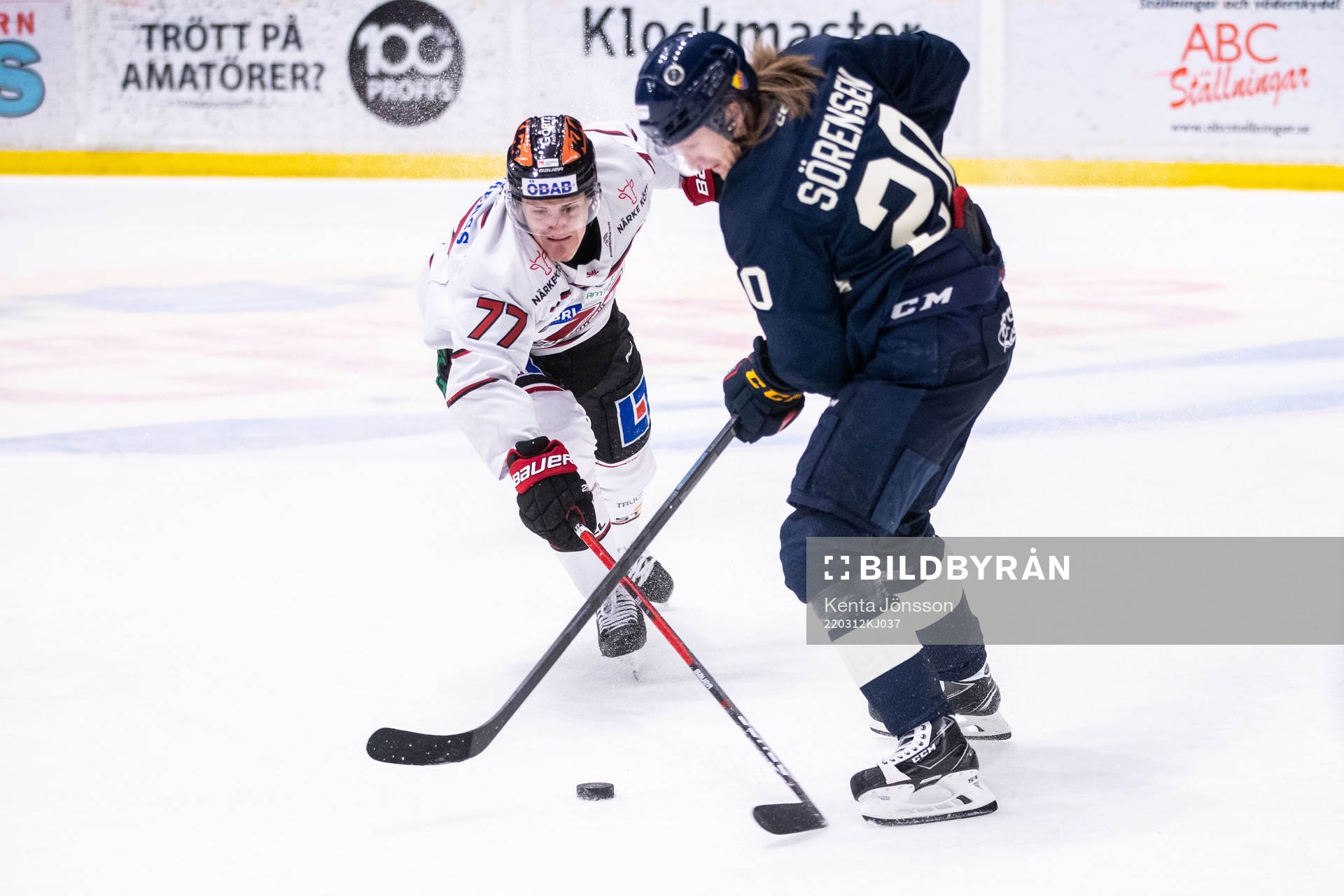 Örebros Kristaps Zile och Djurgårdens Marcus Sörensen