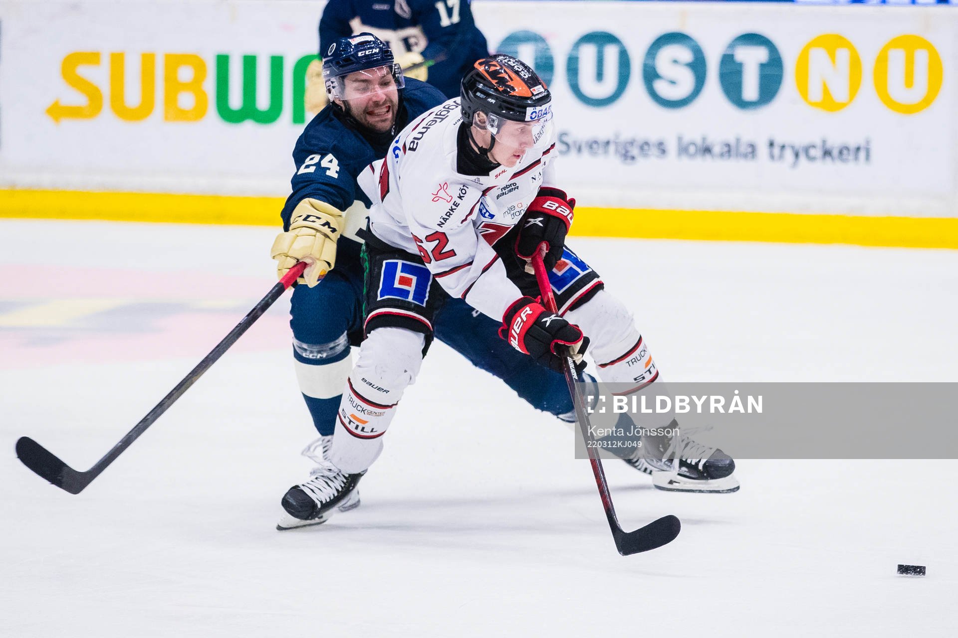 Djurgårdens Ludvig Rensfeldt och Örebros Robert Leino