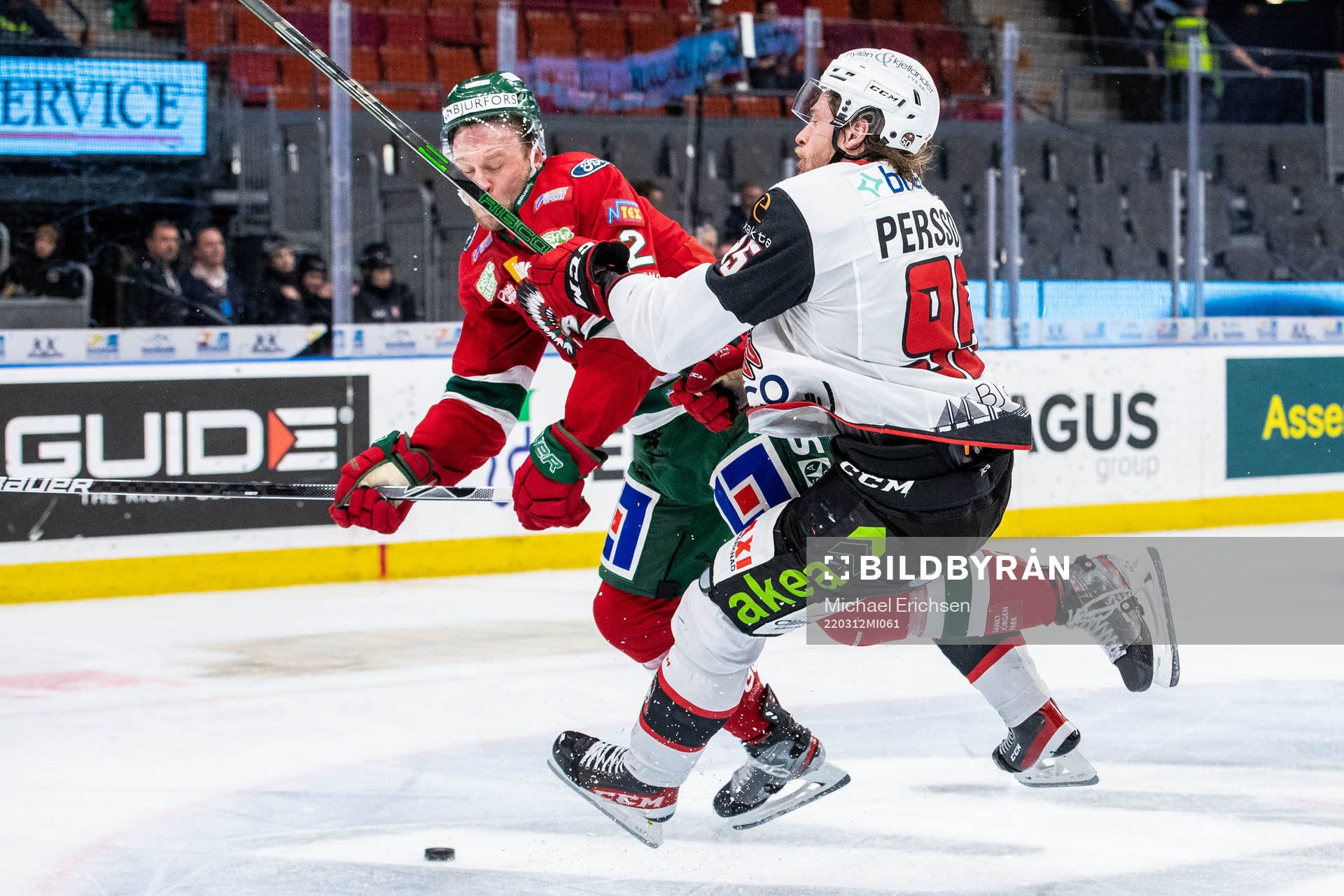Frölundas Christian Folin och Malmö Redhawks Carl Persson