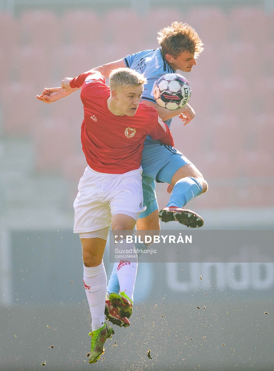 Kalmars Carl Gustafsson och Djurgårdens Rasmus Schüller