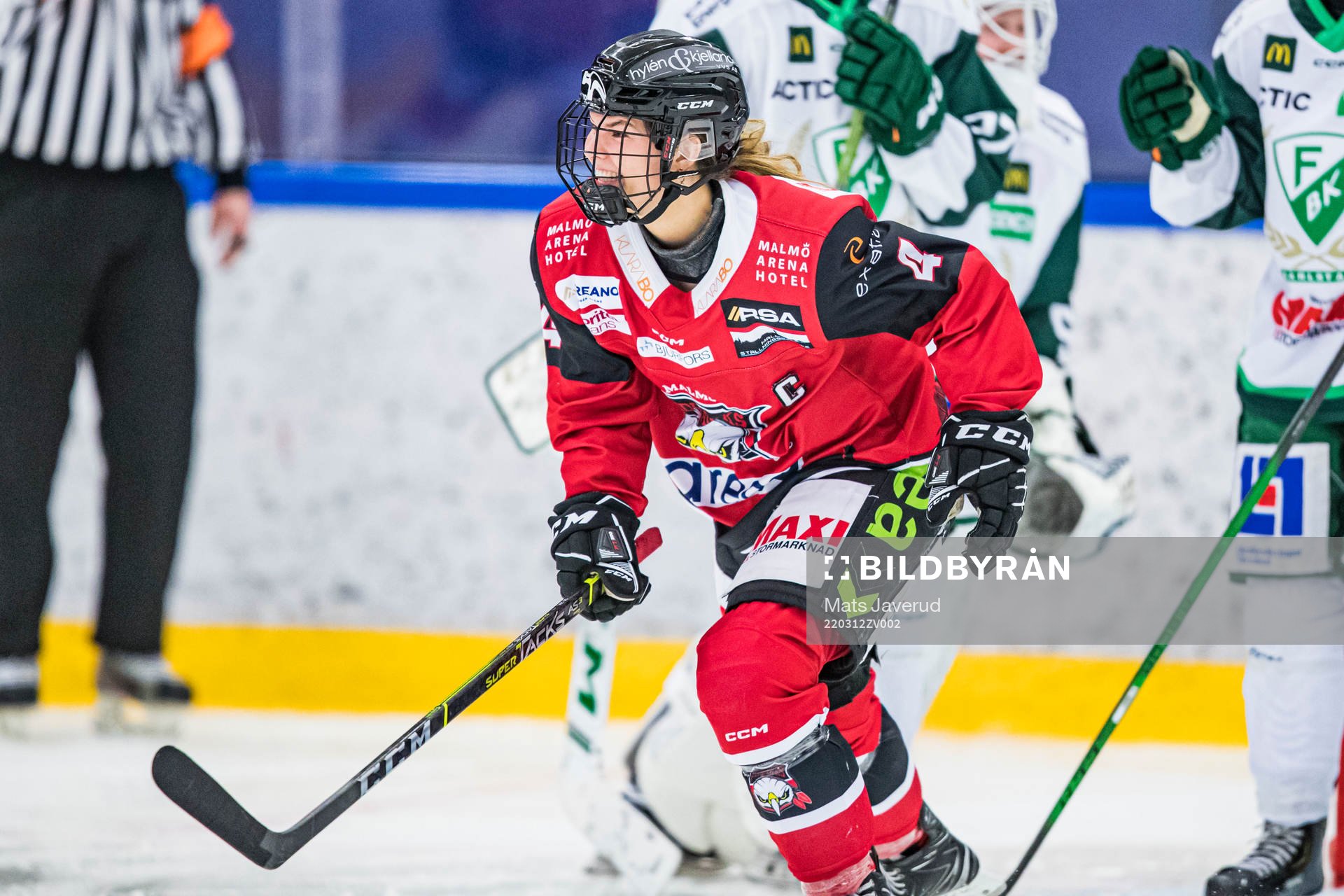 Malmö Redhawks Natalie Perry jublar