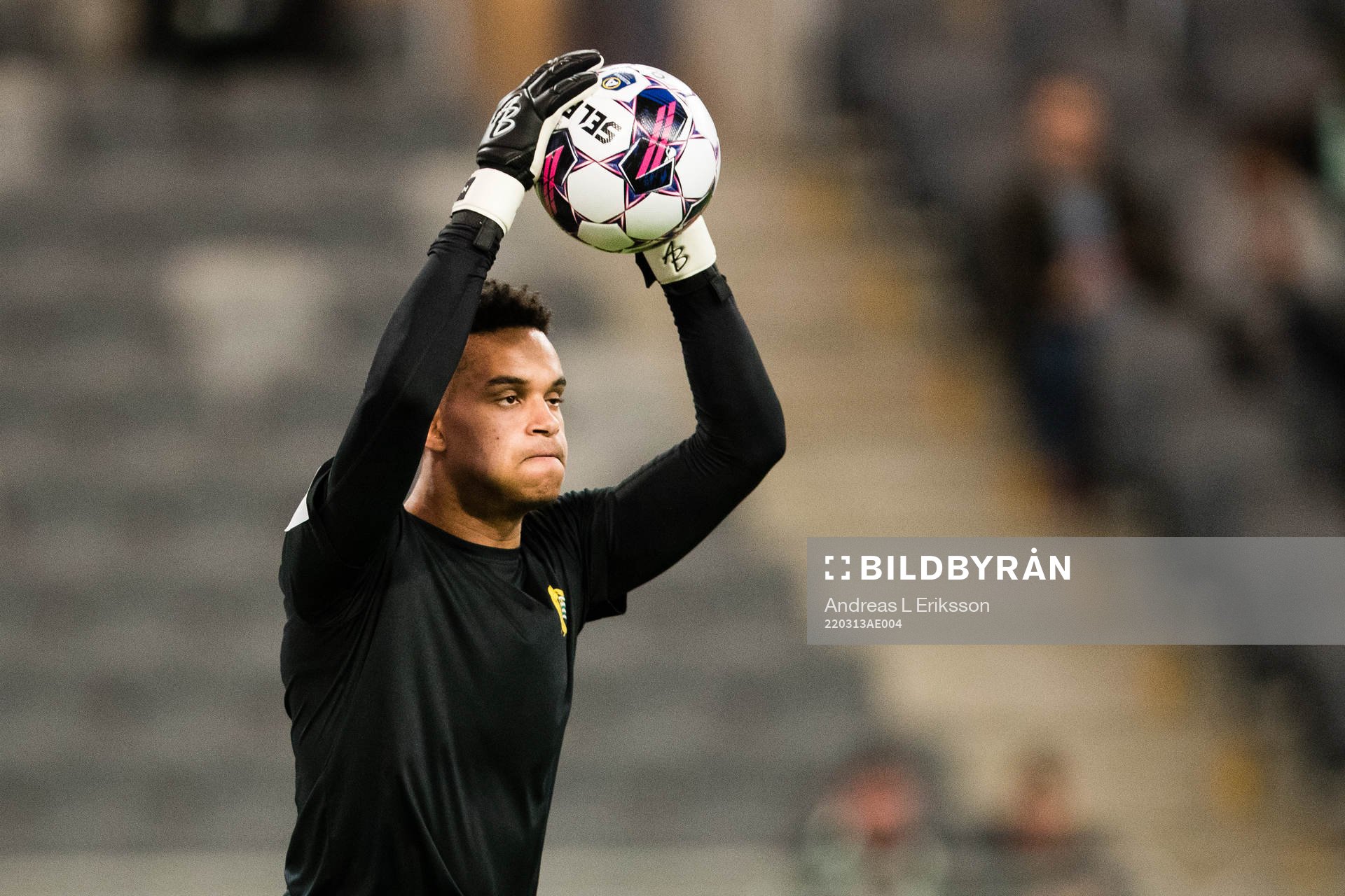 Hammarbys målvakt Oliver Dovin