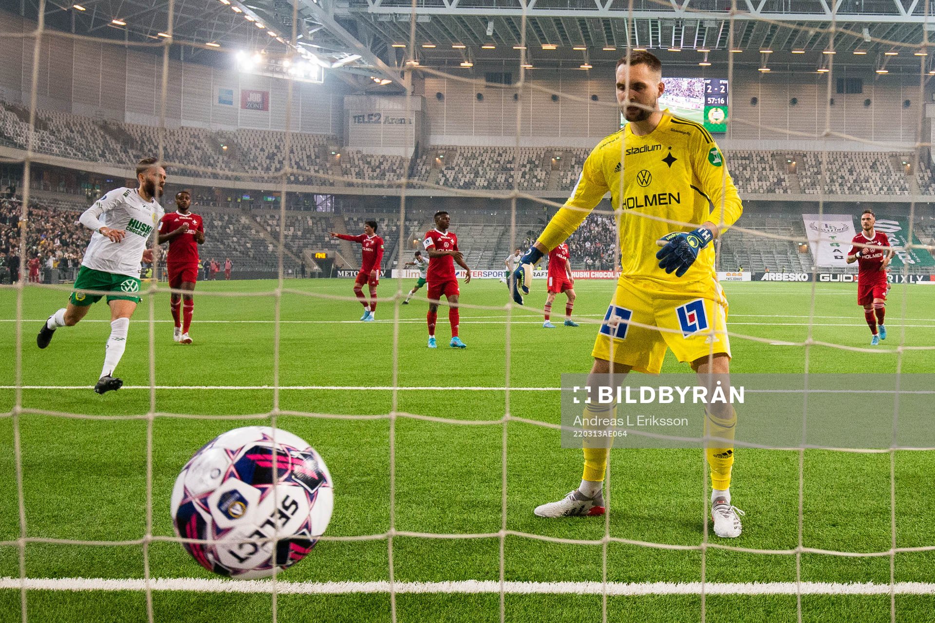 IFK Norrköpings målvakt Oscar Jansson deppar