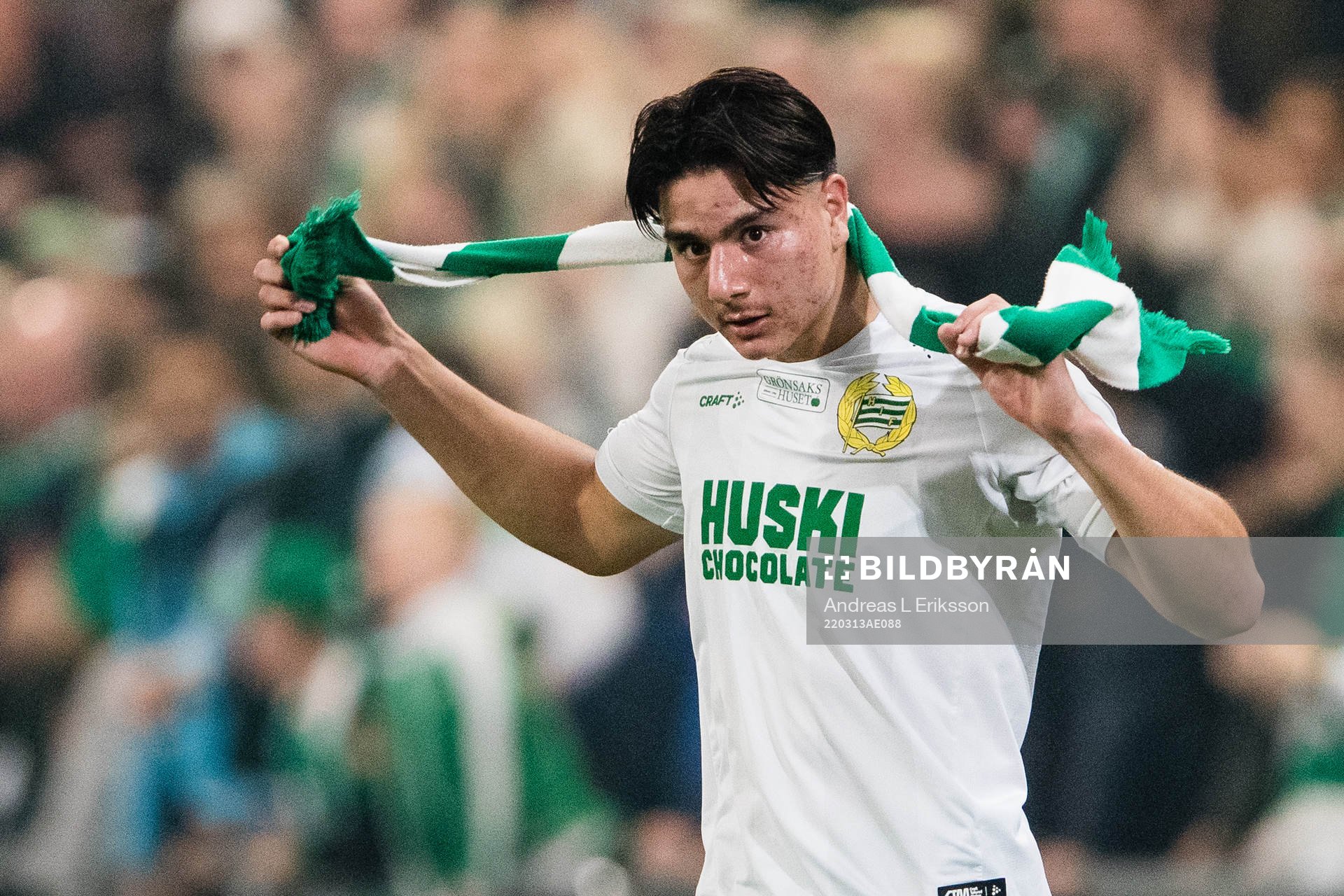 Hammarbys Jusef Erabi med en halsduk