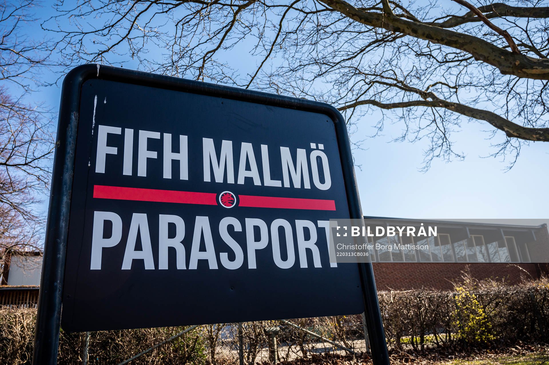 En skylt utanför FIFH-hallen