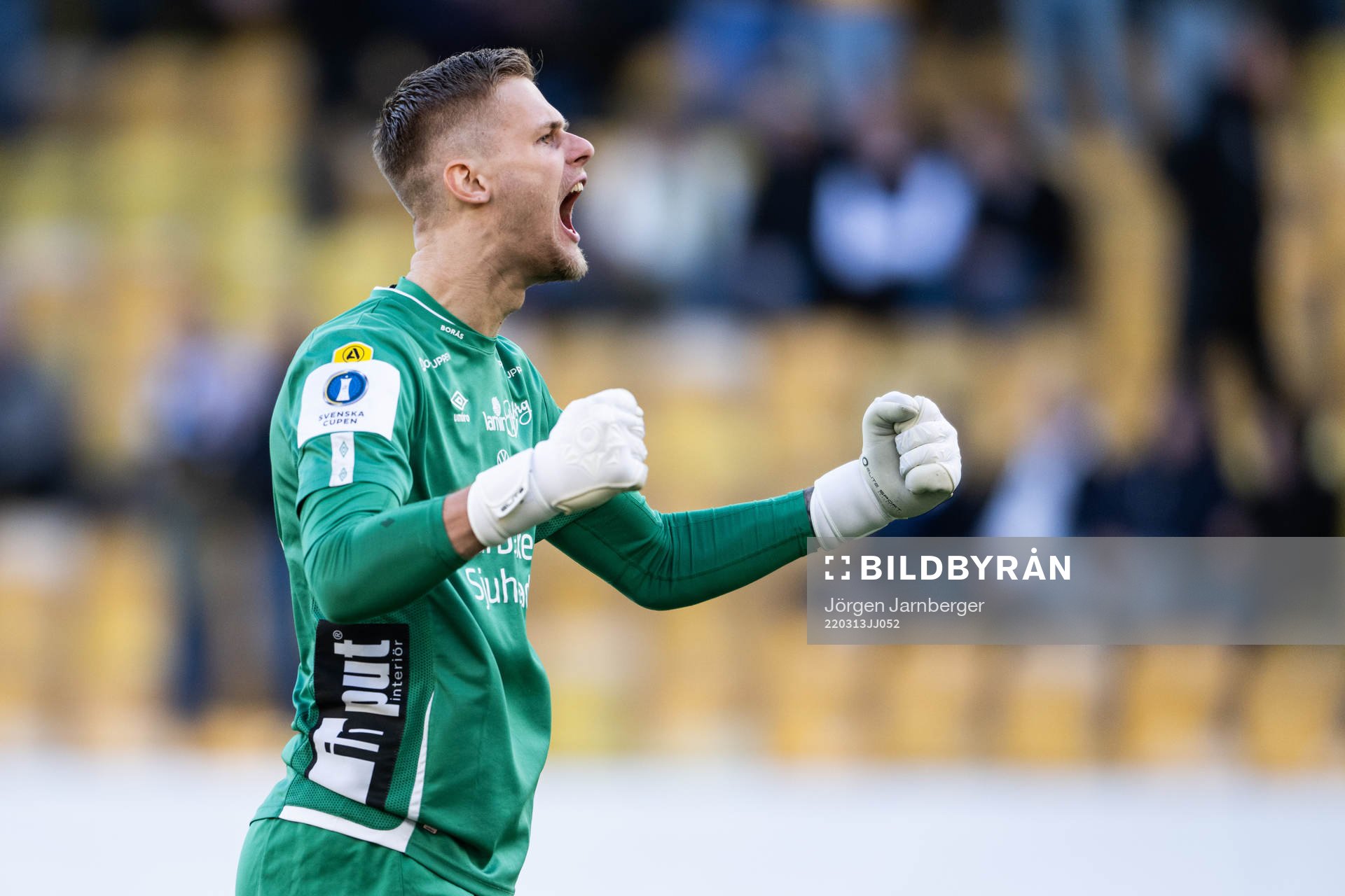 Elfsborgs målvakt Tim Rönning jublar