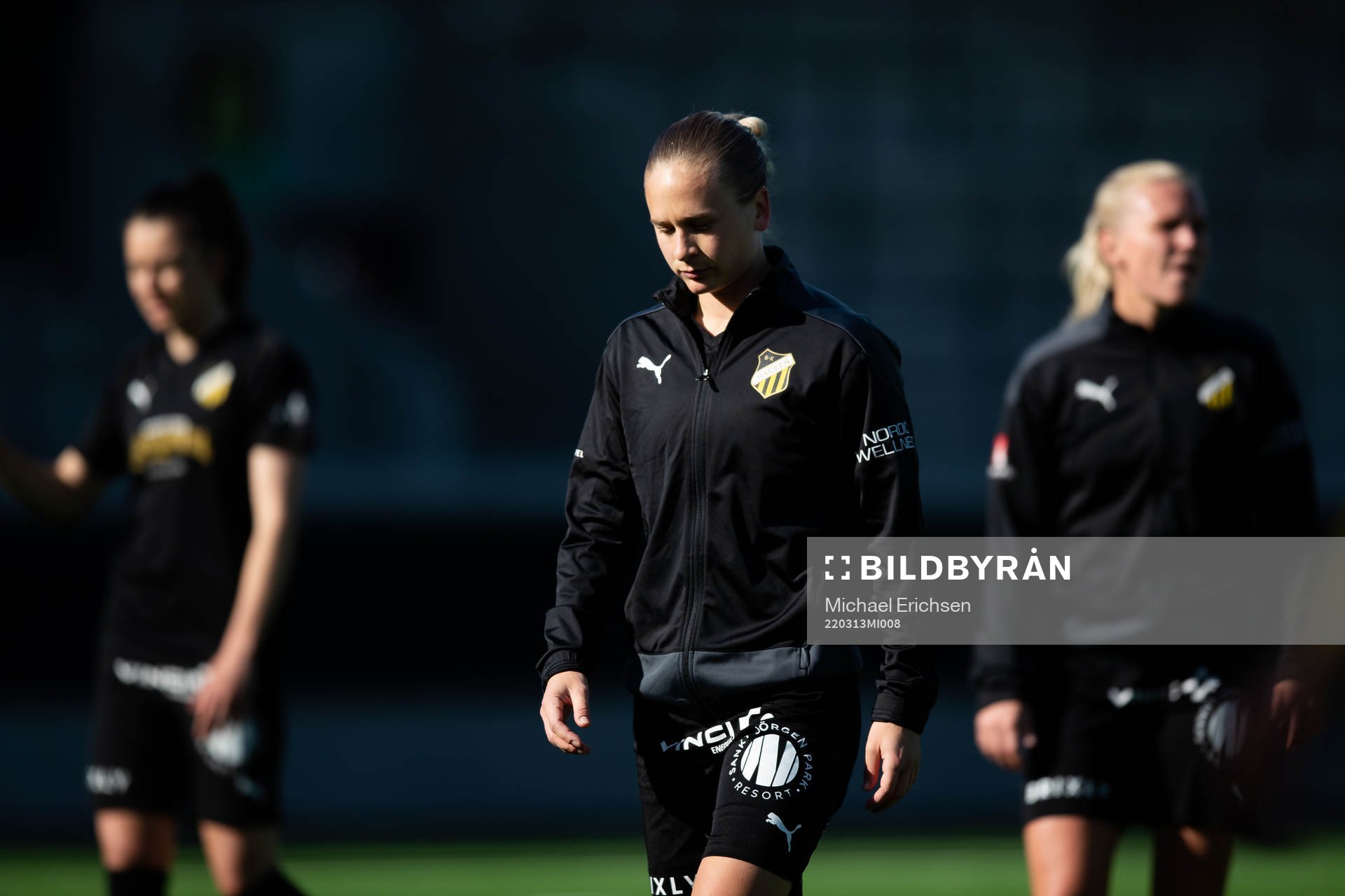 Häckens Filippa Curmark innan fotbollsmatchen i Svenska