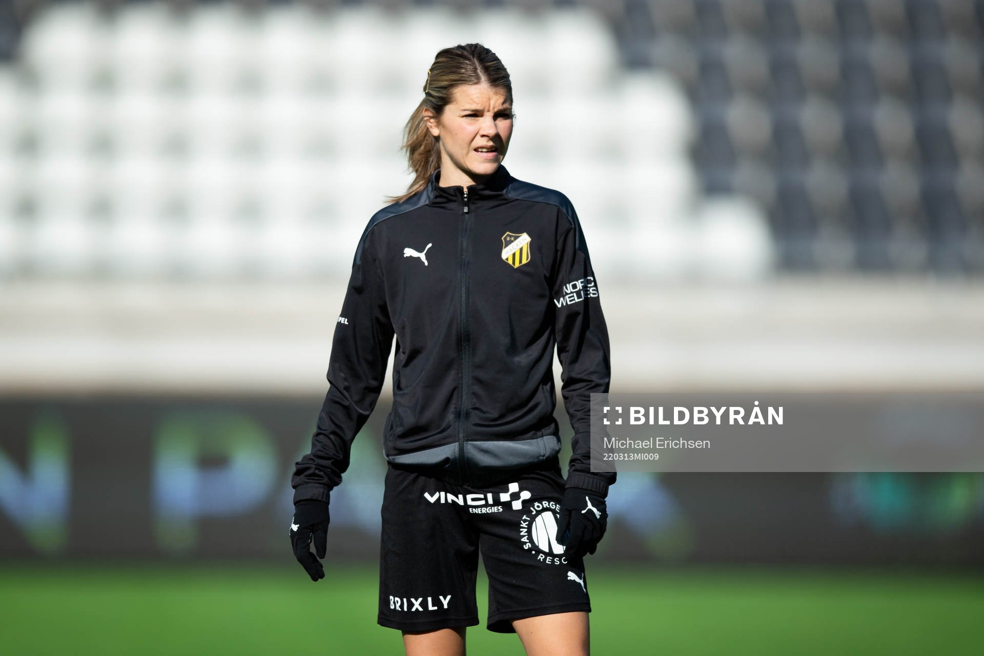 Häckens Andrine Stolsmo Hegerberg innan  fotbollsmatchen i