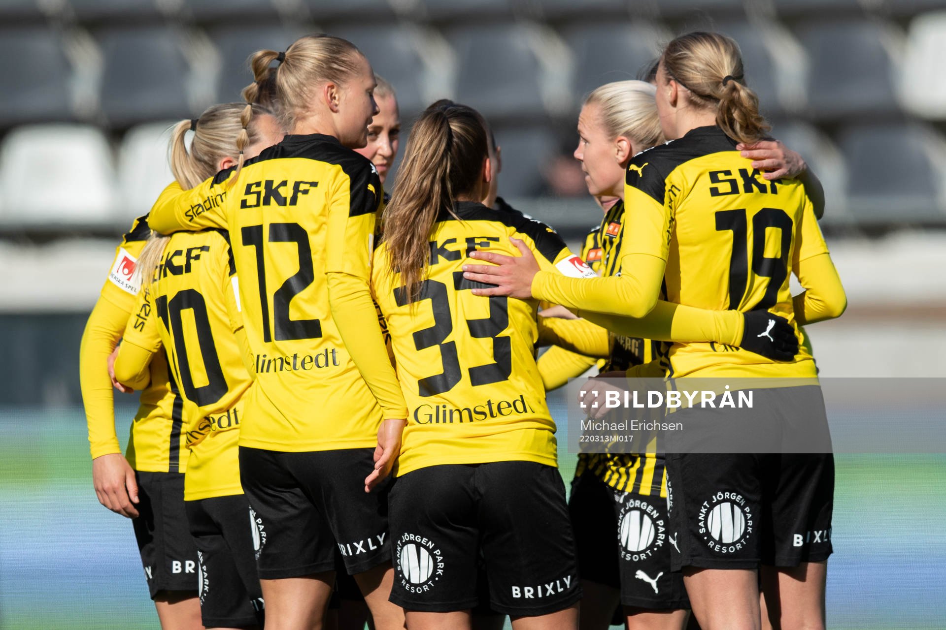 Häckens spelare jublar