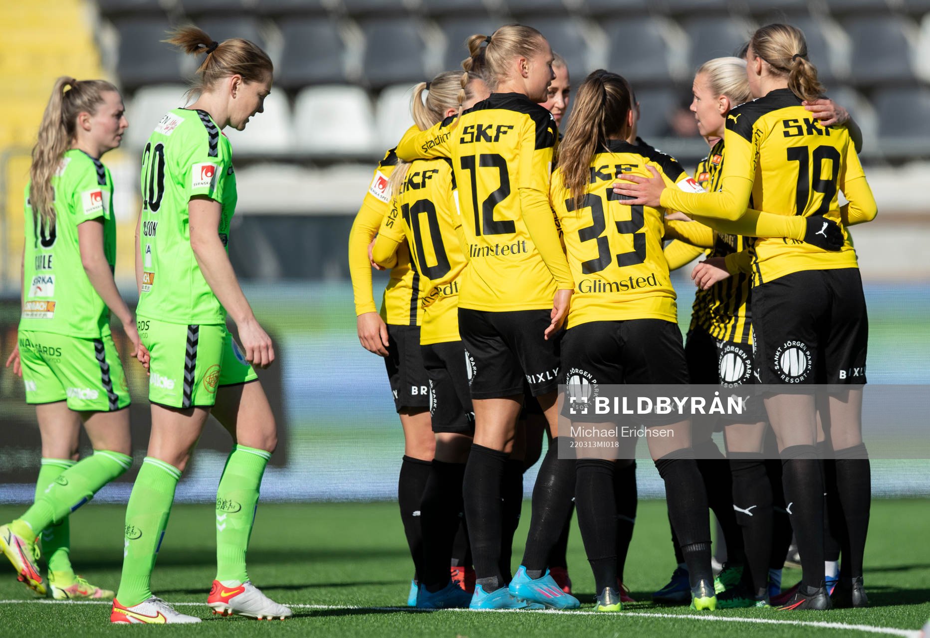 Häckens spelare jublar