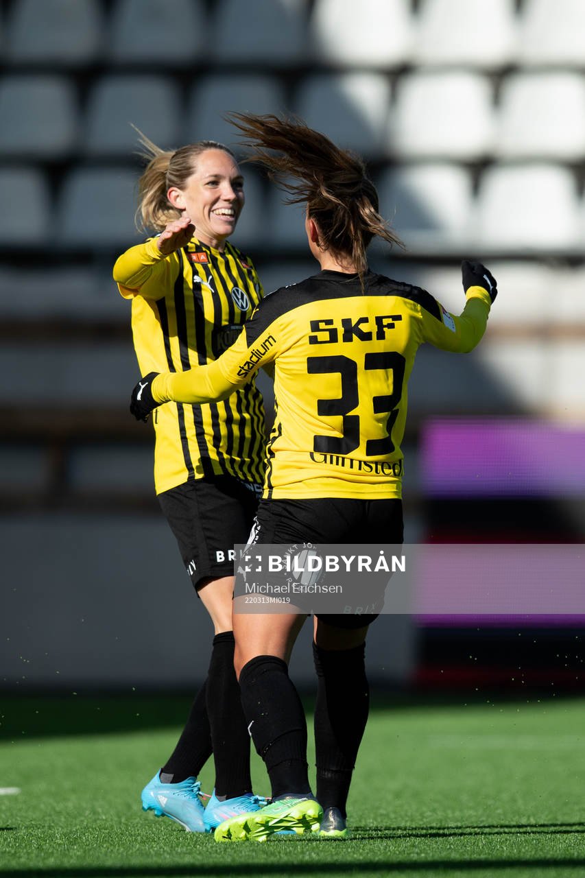 Häckens Elin Rubensson och Johanna Rytting Kaneryd jublar