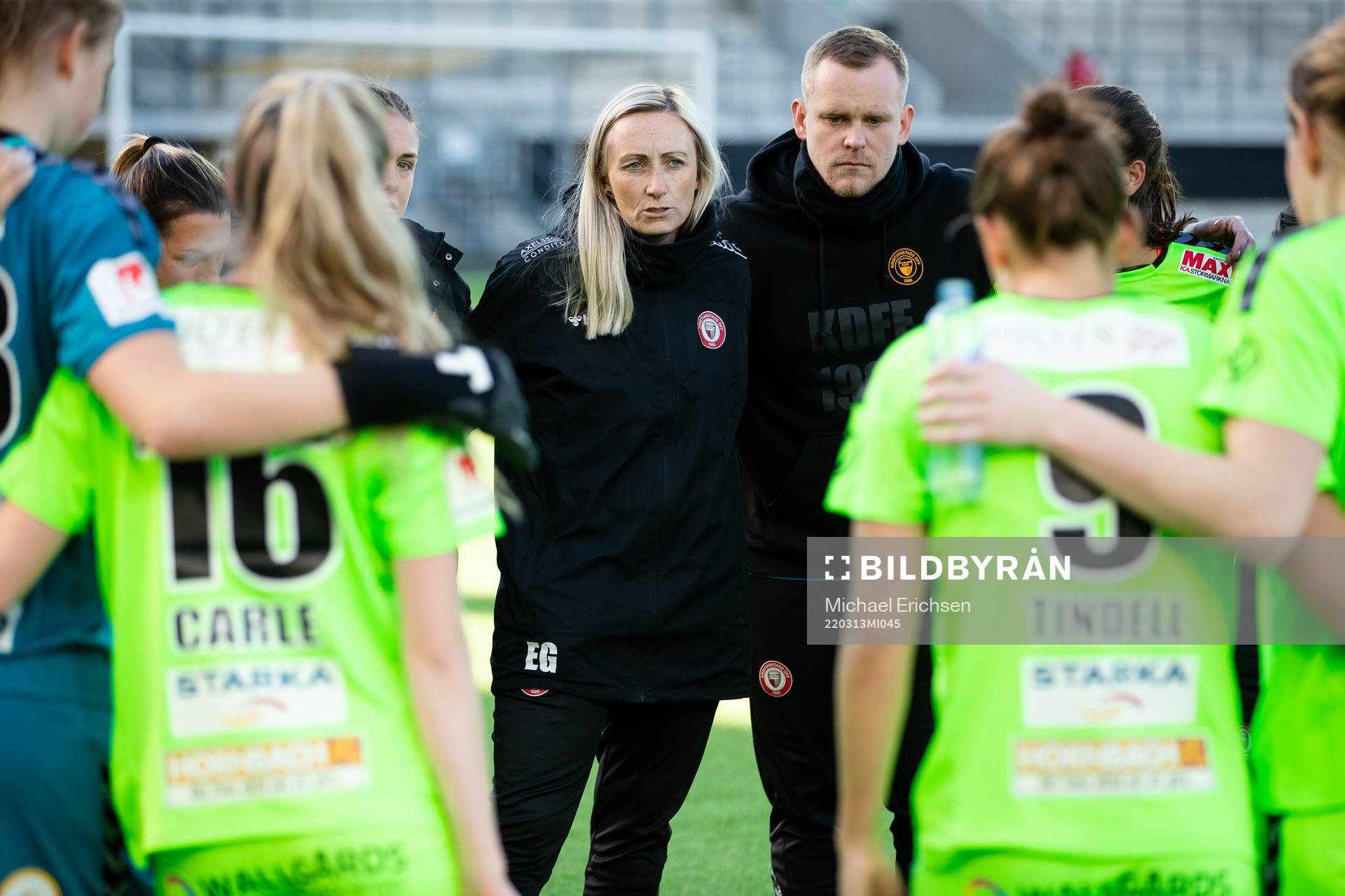 Kristianstads tränare Elisabet Gunnarsdóttir pratar med