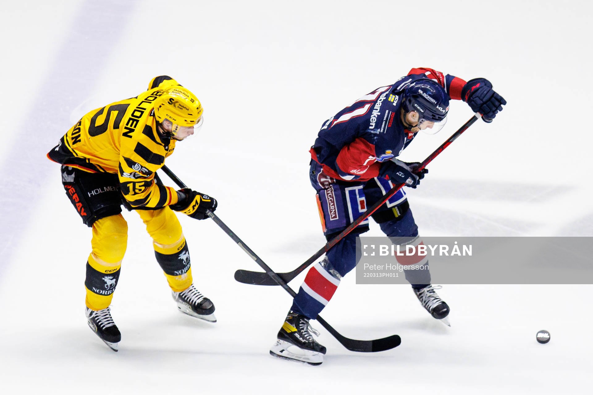 Skellefteås Melker Karlsson och Linköpings Robert Lantosi