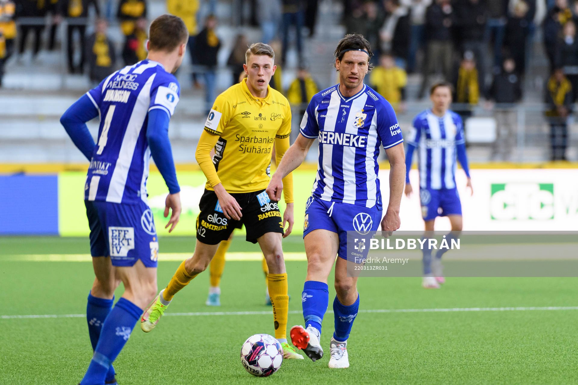 Elfsborgs  Alexander Bernhardsson och IFK Göteborgs Gustav