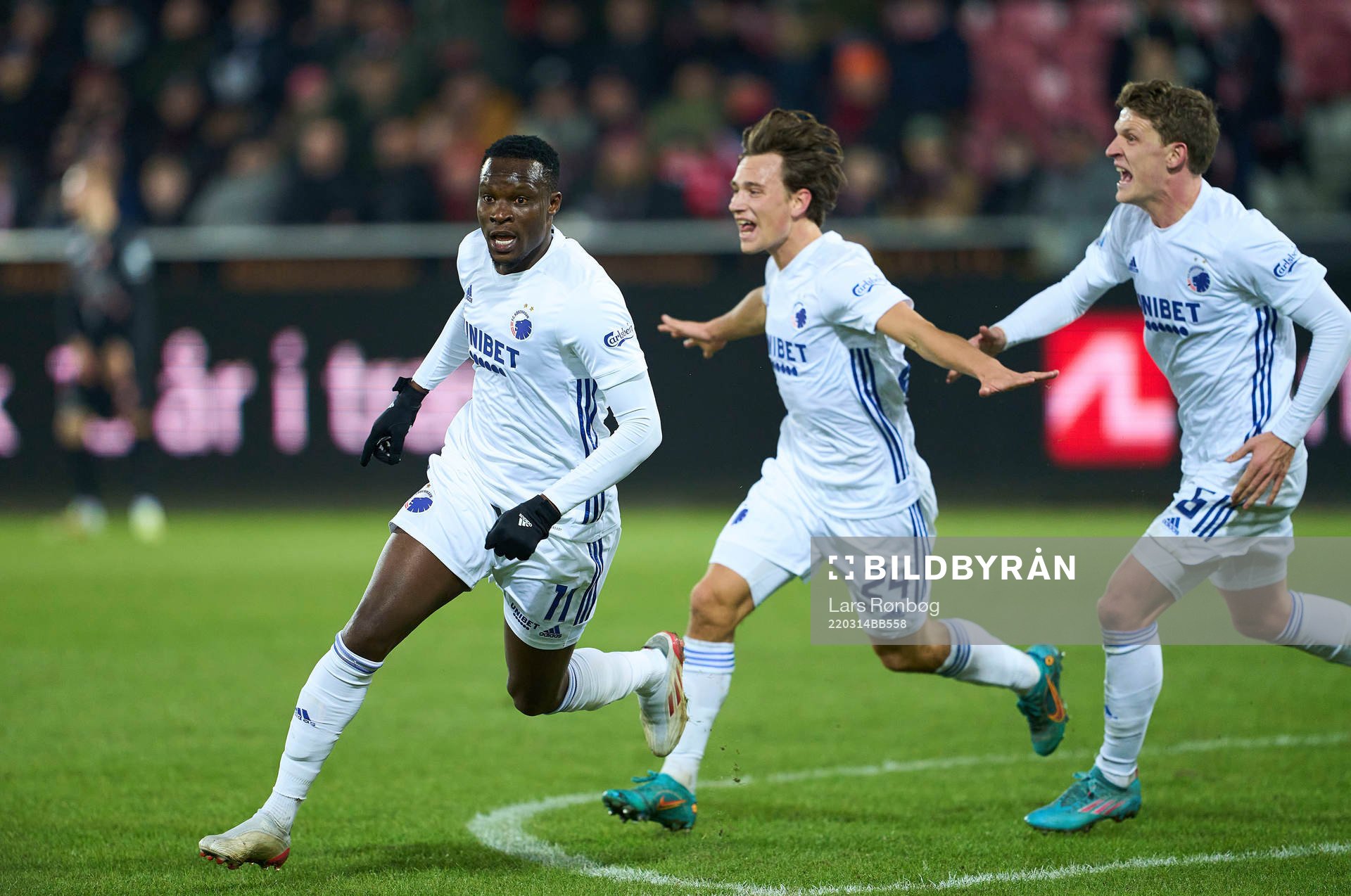 [DK=20220313: Khouma Babacar (11), FC København jubler