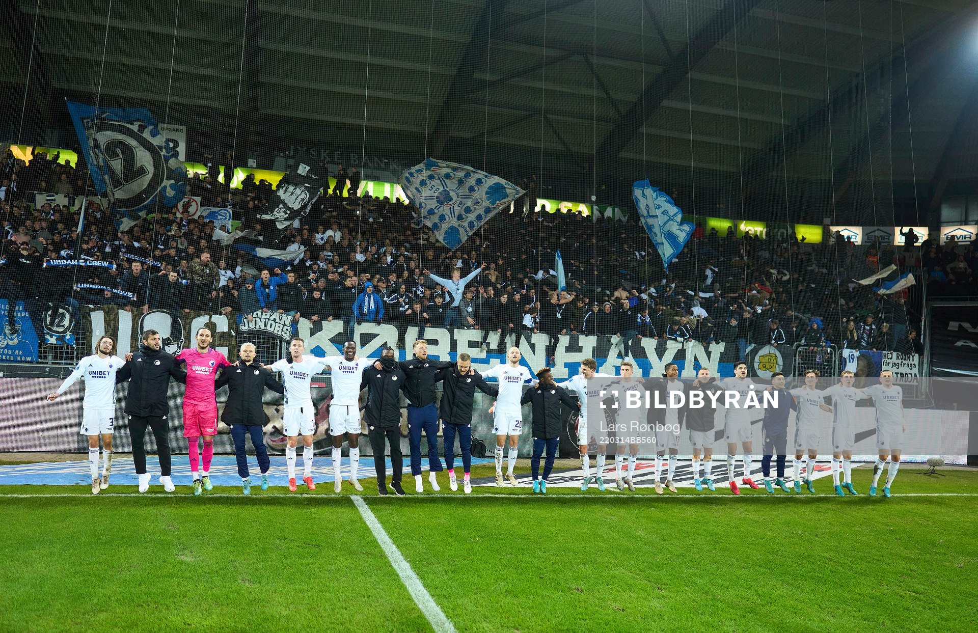 [DK=20220313: Spillerne fra FC København fejrer sejren]