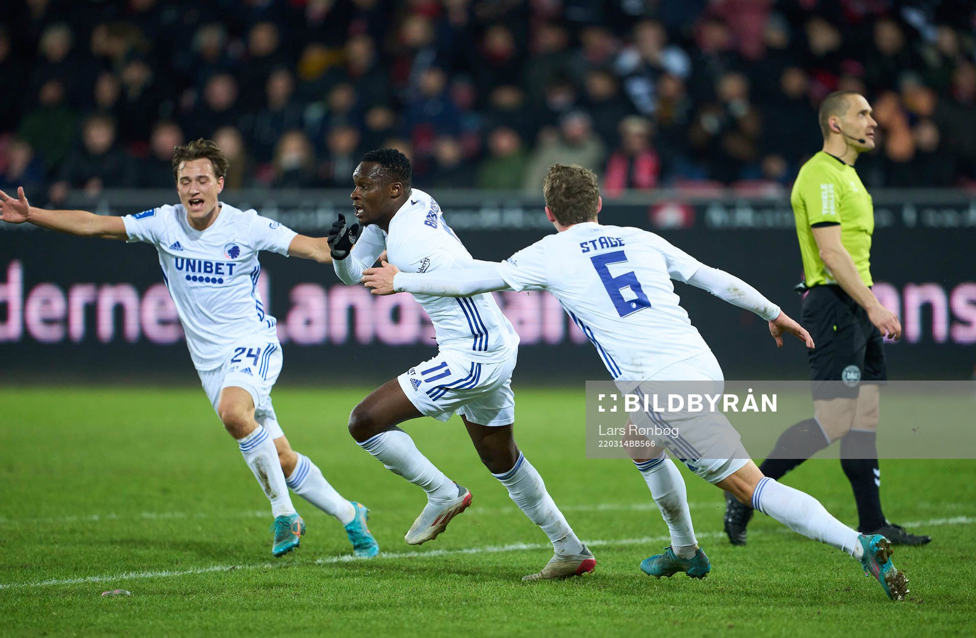 [DK=20220313: Khouma Babacar (11), FC København jubler