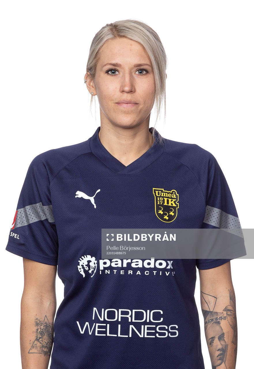Umeås Målvaktstränare, Mikaela Jacobson poserar för ett porträtt den 14 Mars 2022 i Umeå.