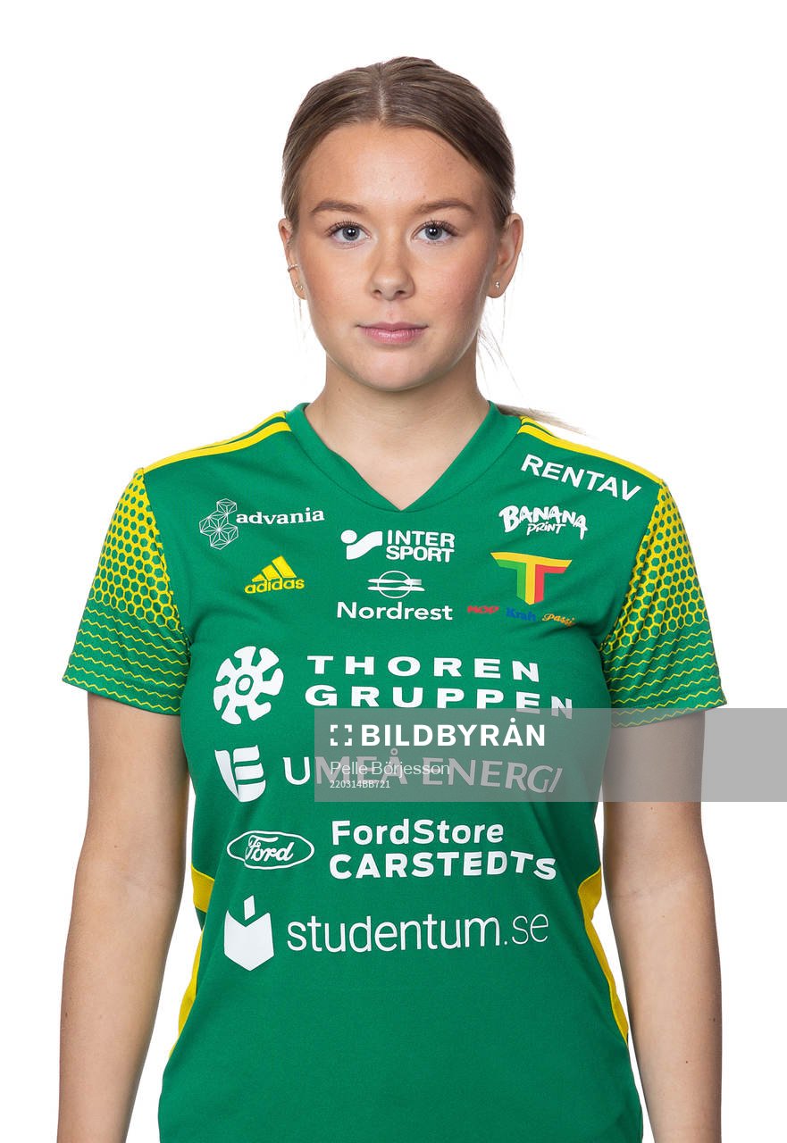 Thorengruppens Elsa Lustig poserar för ett porträtt den 14 mars 2022 i Umeå.