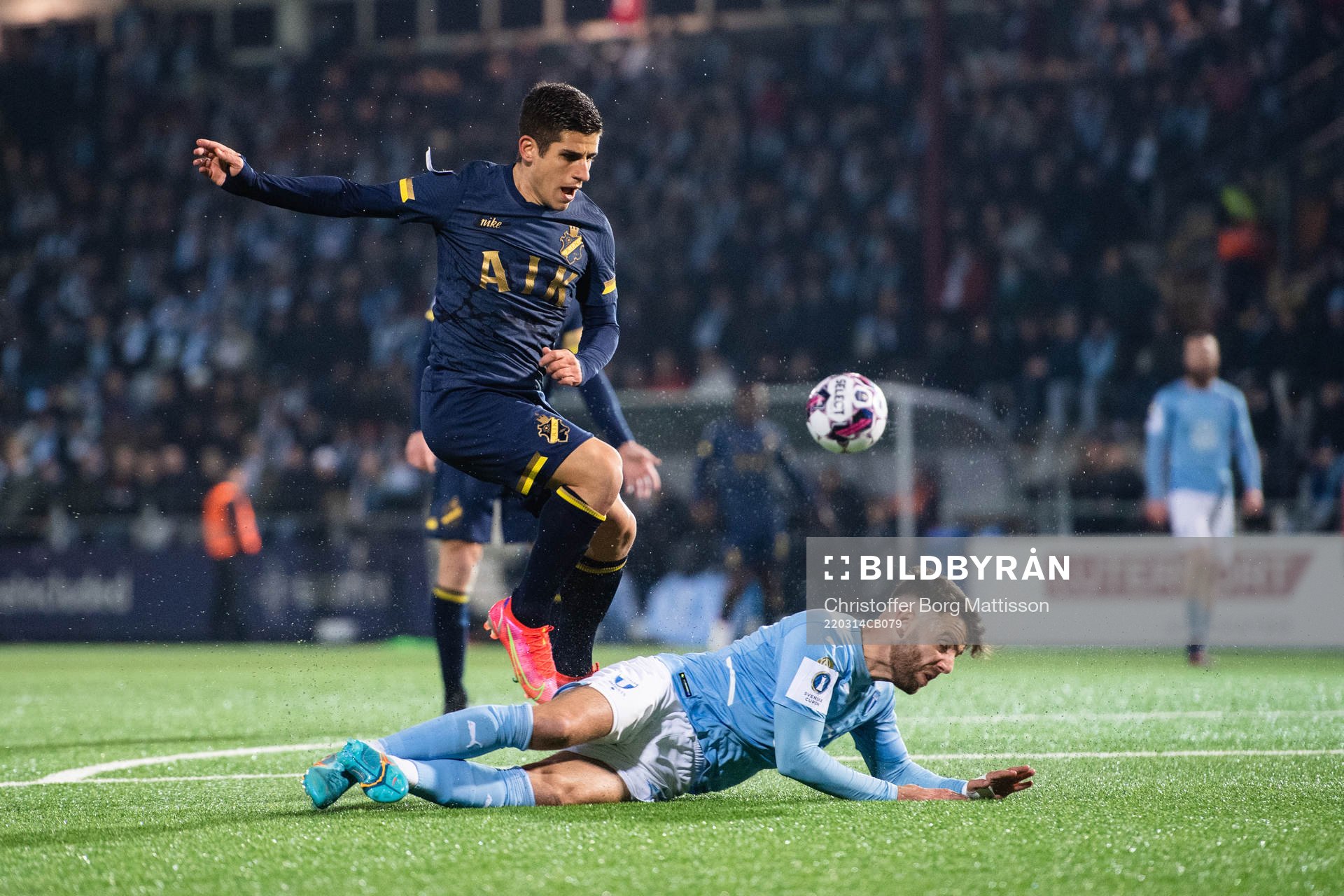 s Nicolas Stefanelli och Malmö FFs Erdal Rakip