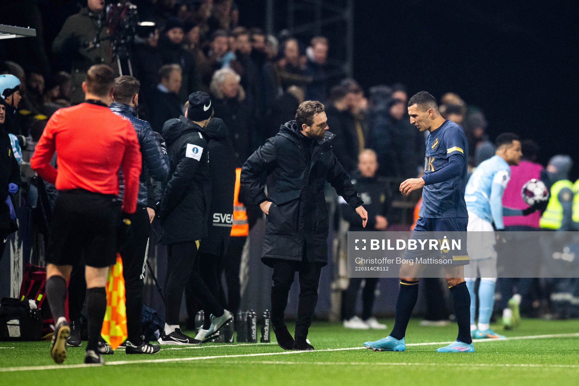 s tränare Bartosz Grzelak och AIK:s Nabil Bahoui