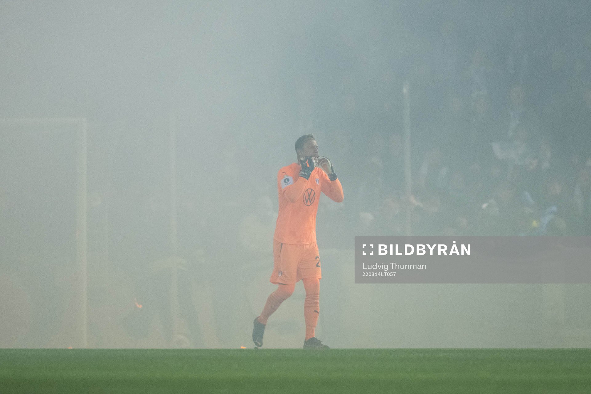 Malmö FFs målvakt Johan Dahlin när matchen tillfälligt
