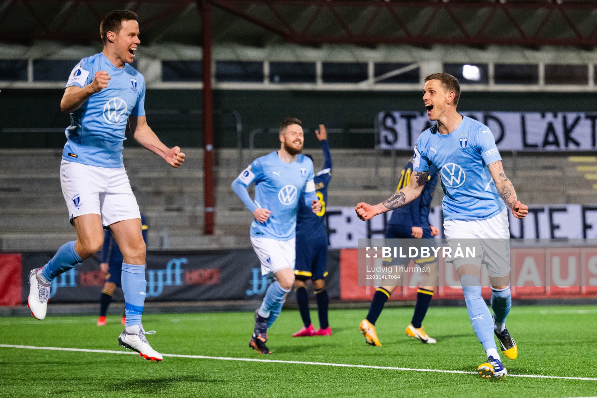 Malmö FFs Niklas Moisander och Sören Rieks jublar