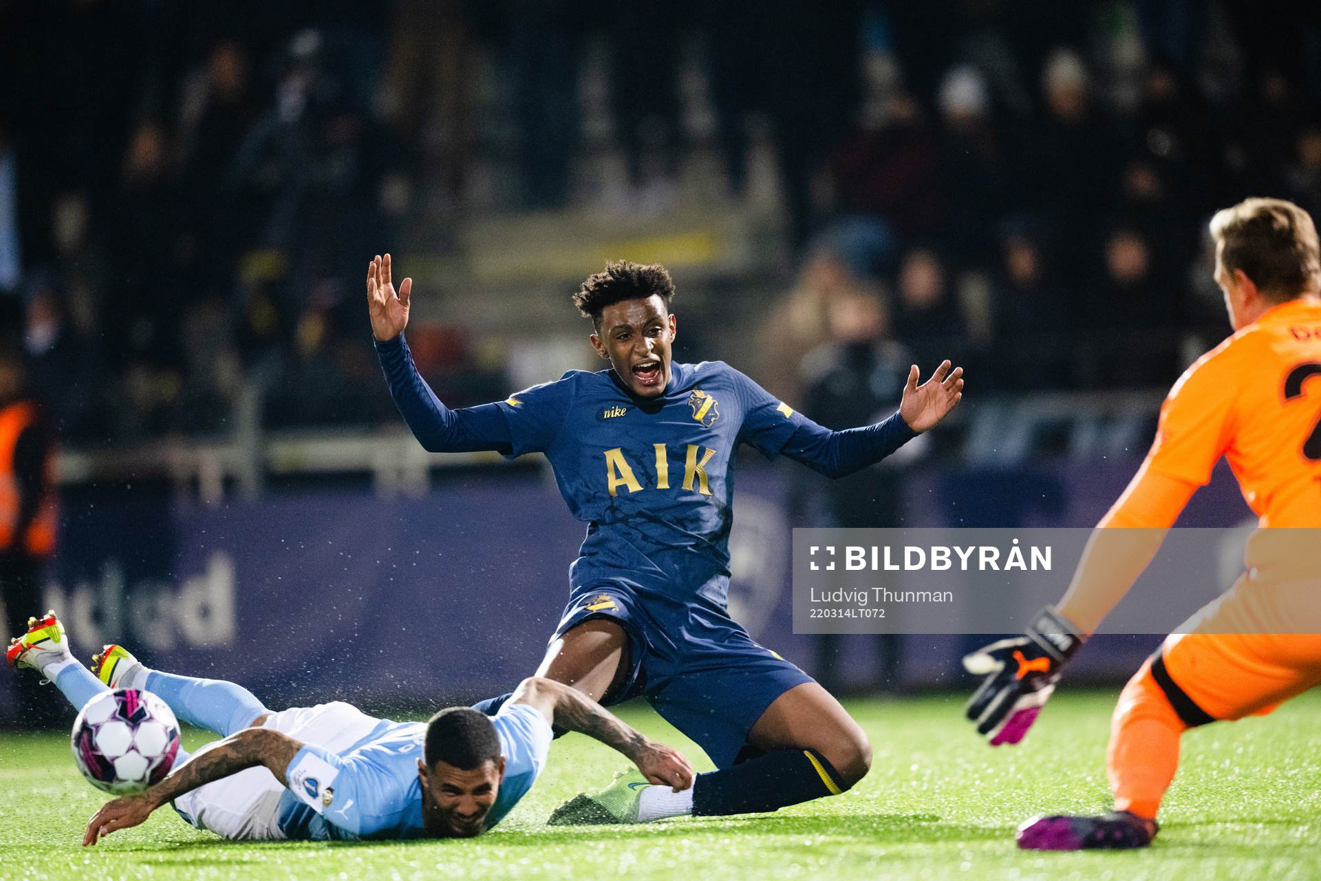 s Amar Abdirahman Ahmed och Malmö FFs Sergio Pena