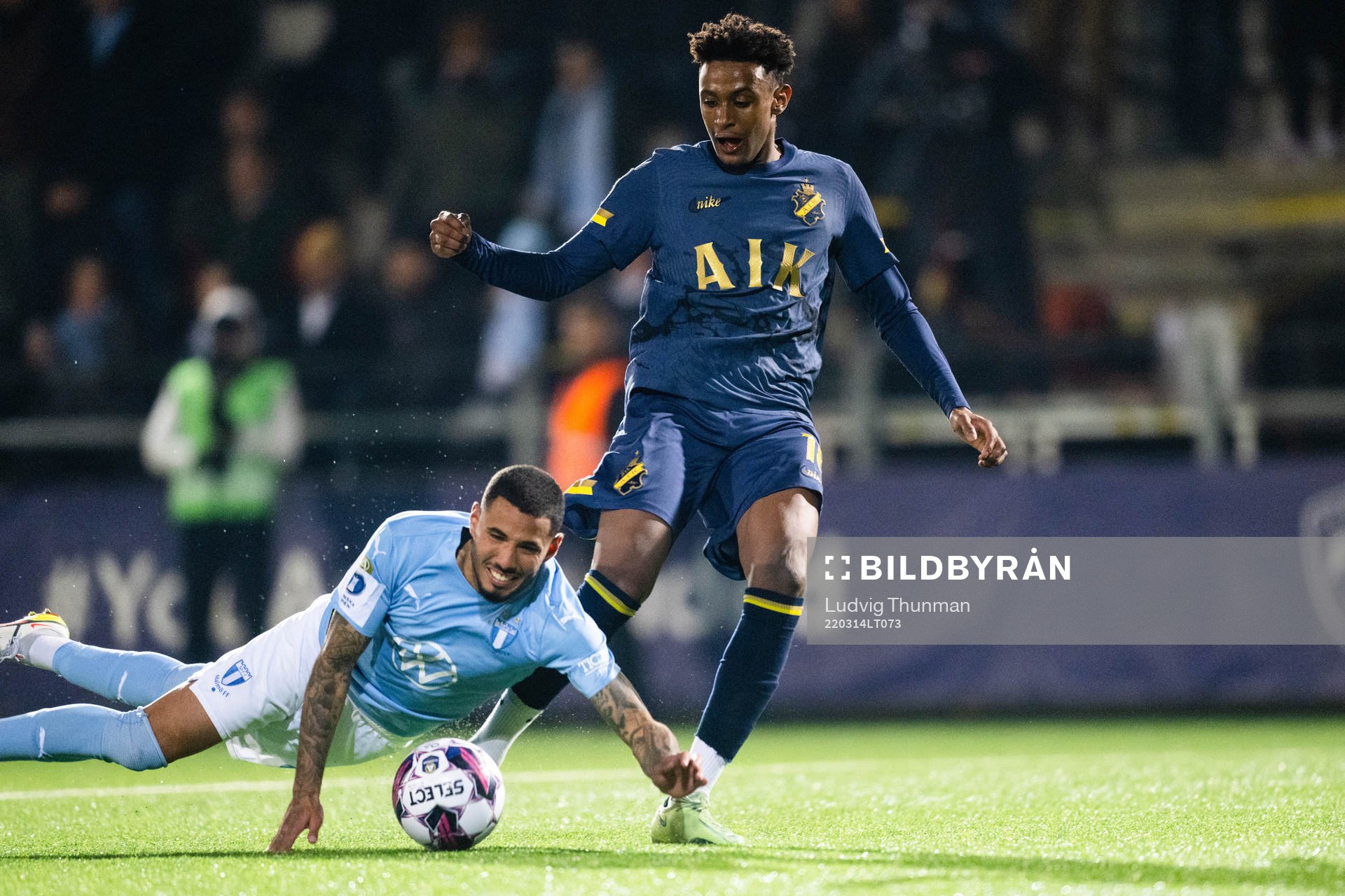 s Amar Abdirahman Ahmed och Malmö FFs Sergio Pena