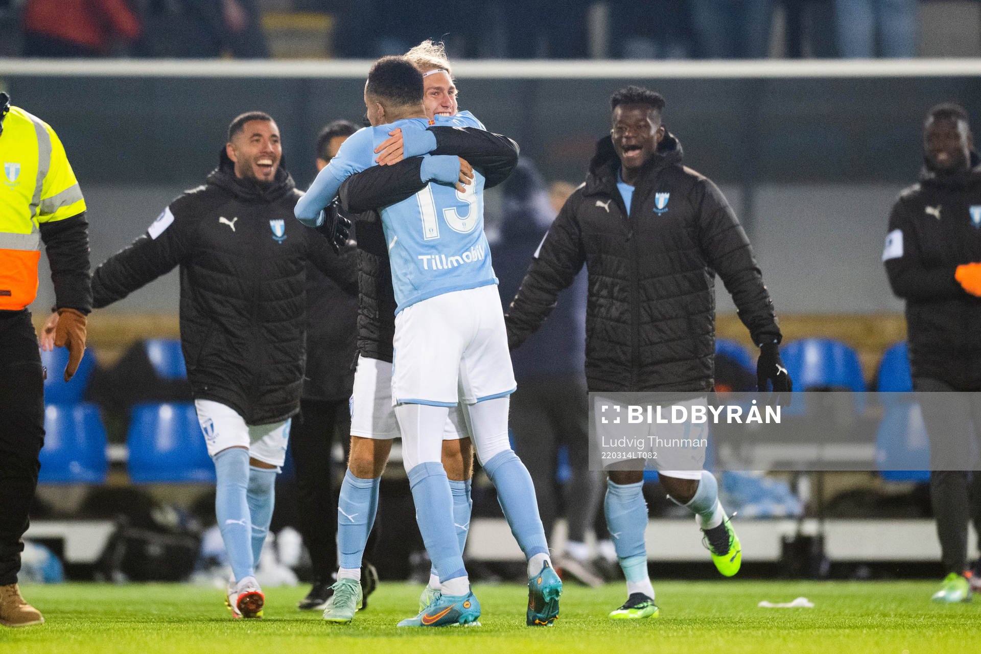 Malmö FFs Martin Olsson och Sebastian Nanasi jublar