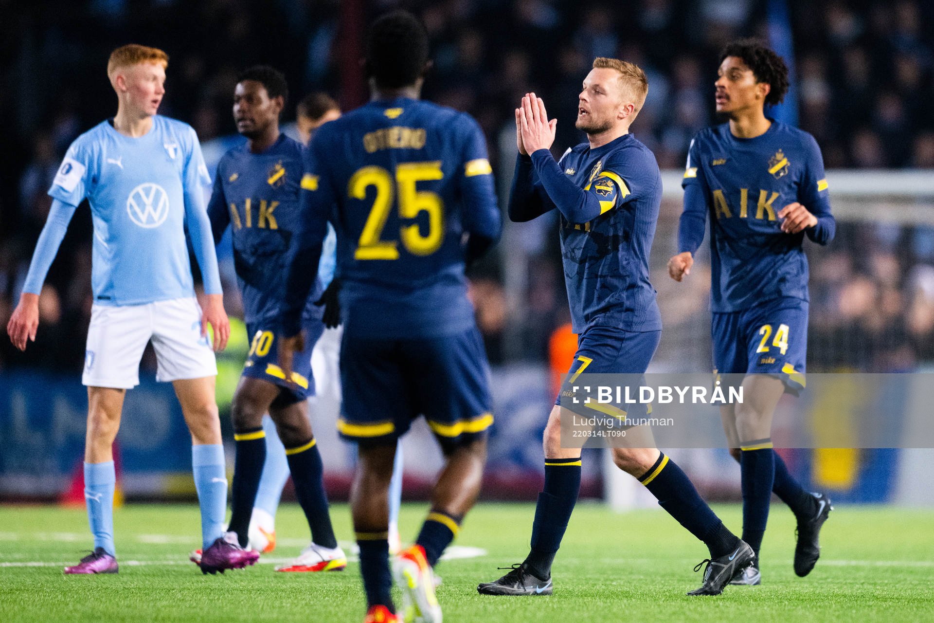 s Sebastian Larsson