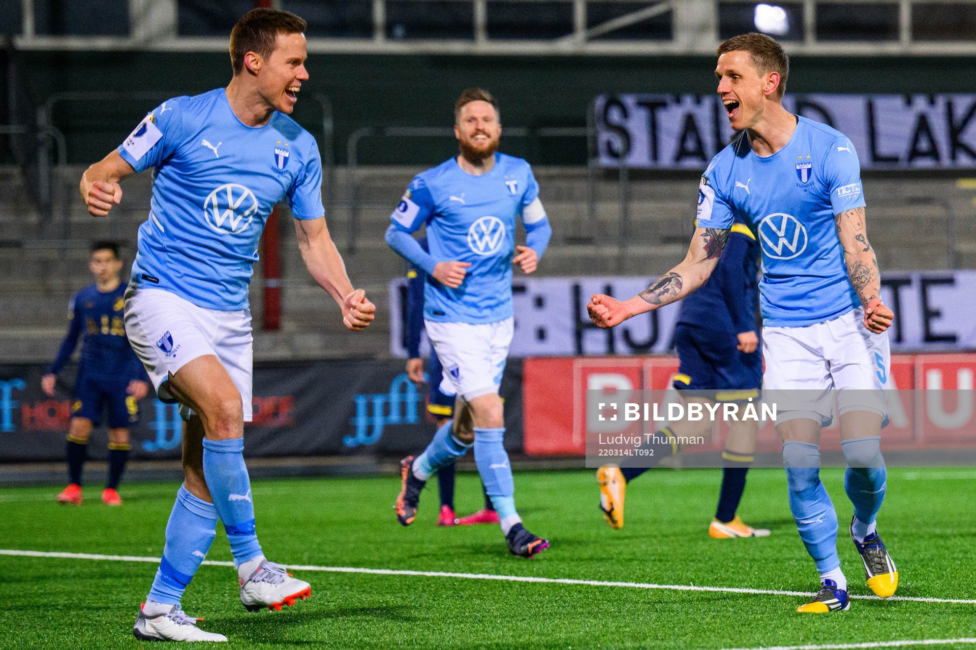Malmö FFs Niklas Moisander jublar med Sören Rieks