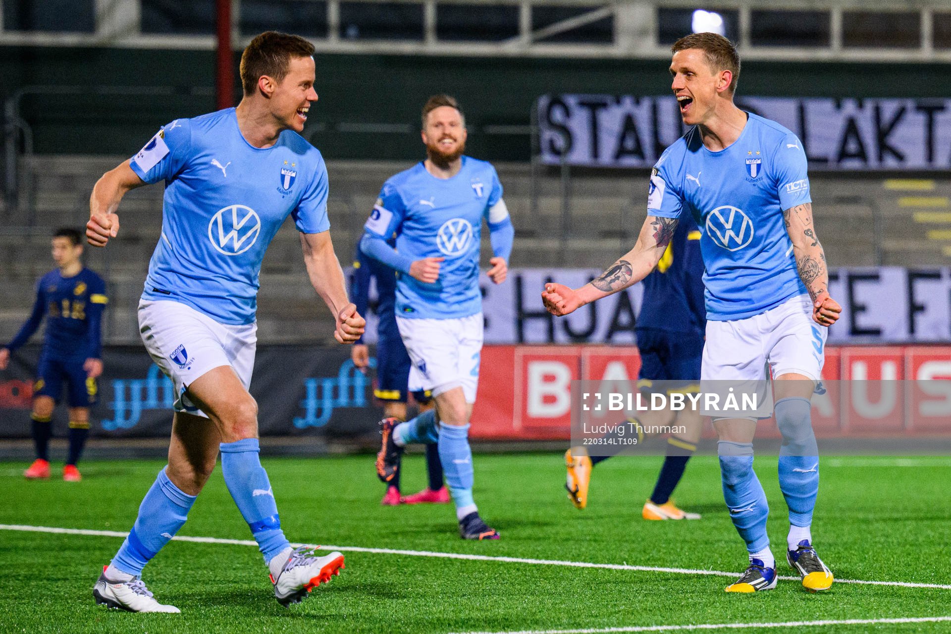 Malmö FFs Niklas Moisander jublar med Sören Rieks