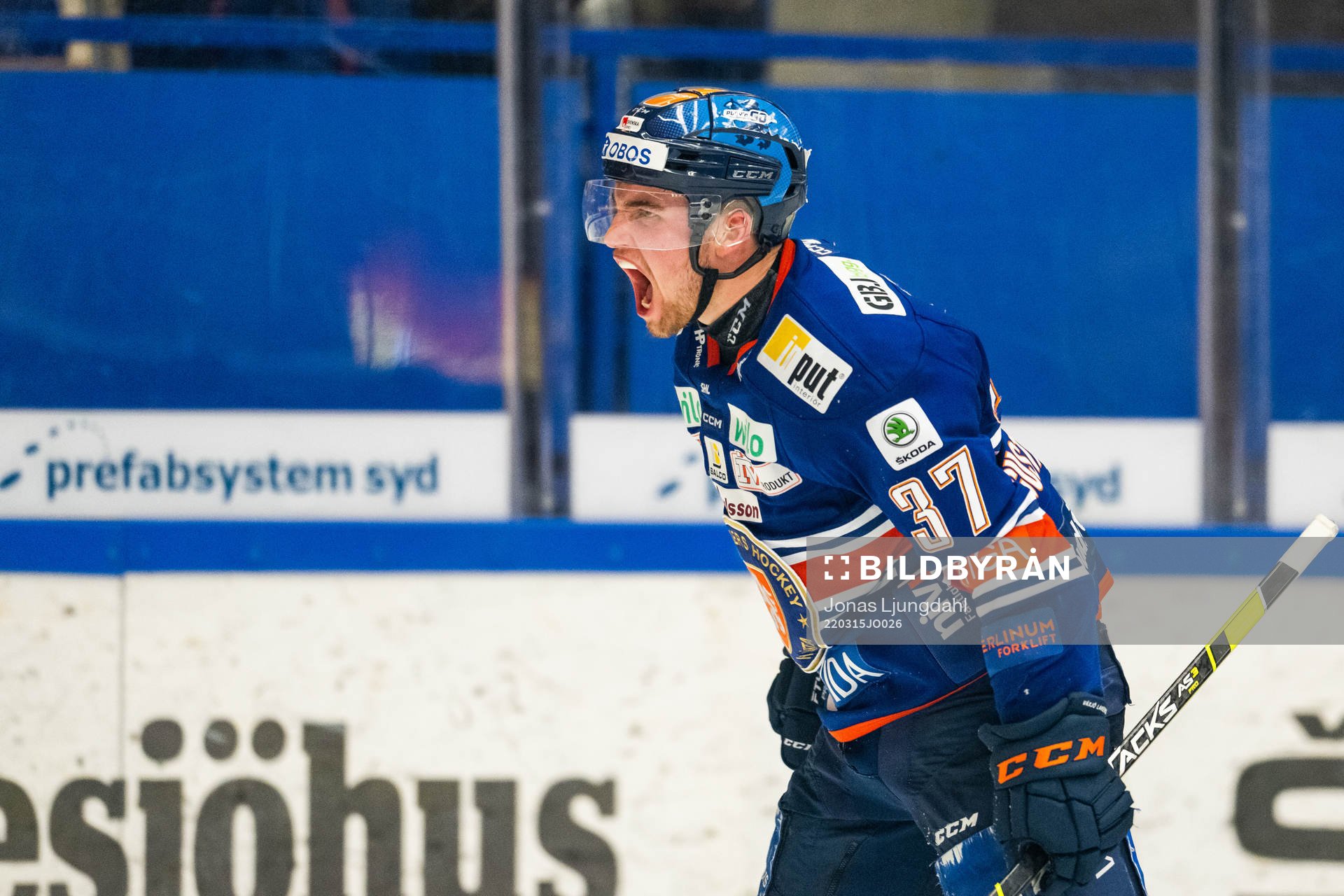 Växjös Glenn Gustafsson jublar