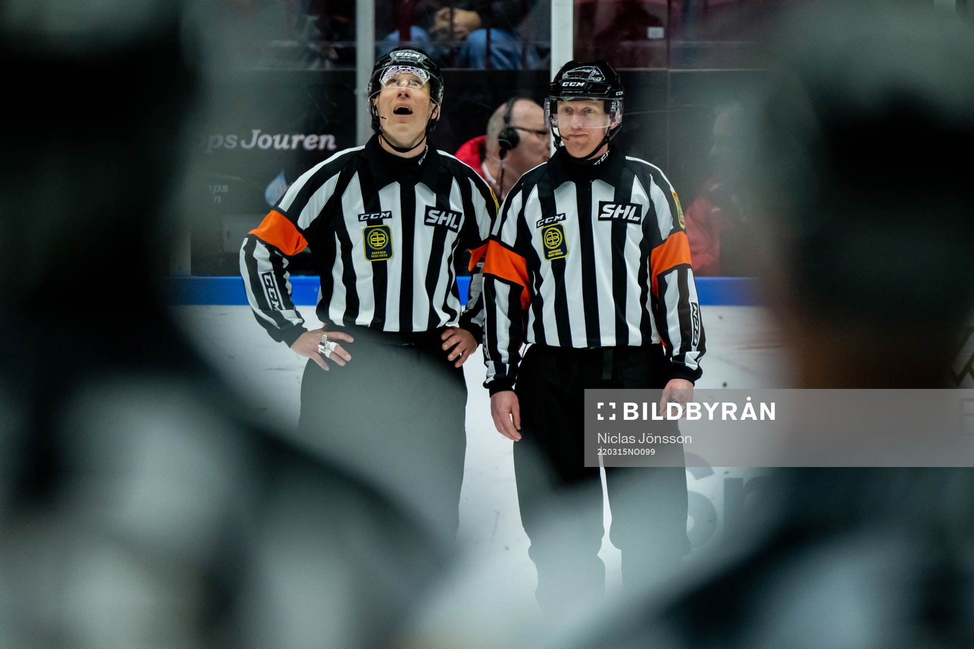 Domare Tobias Björk och Domare Mikael Holm