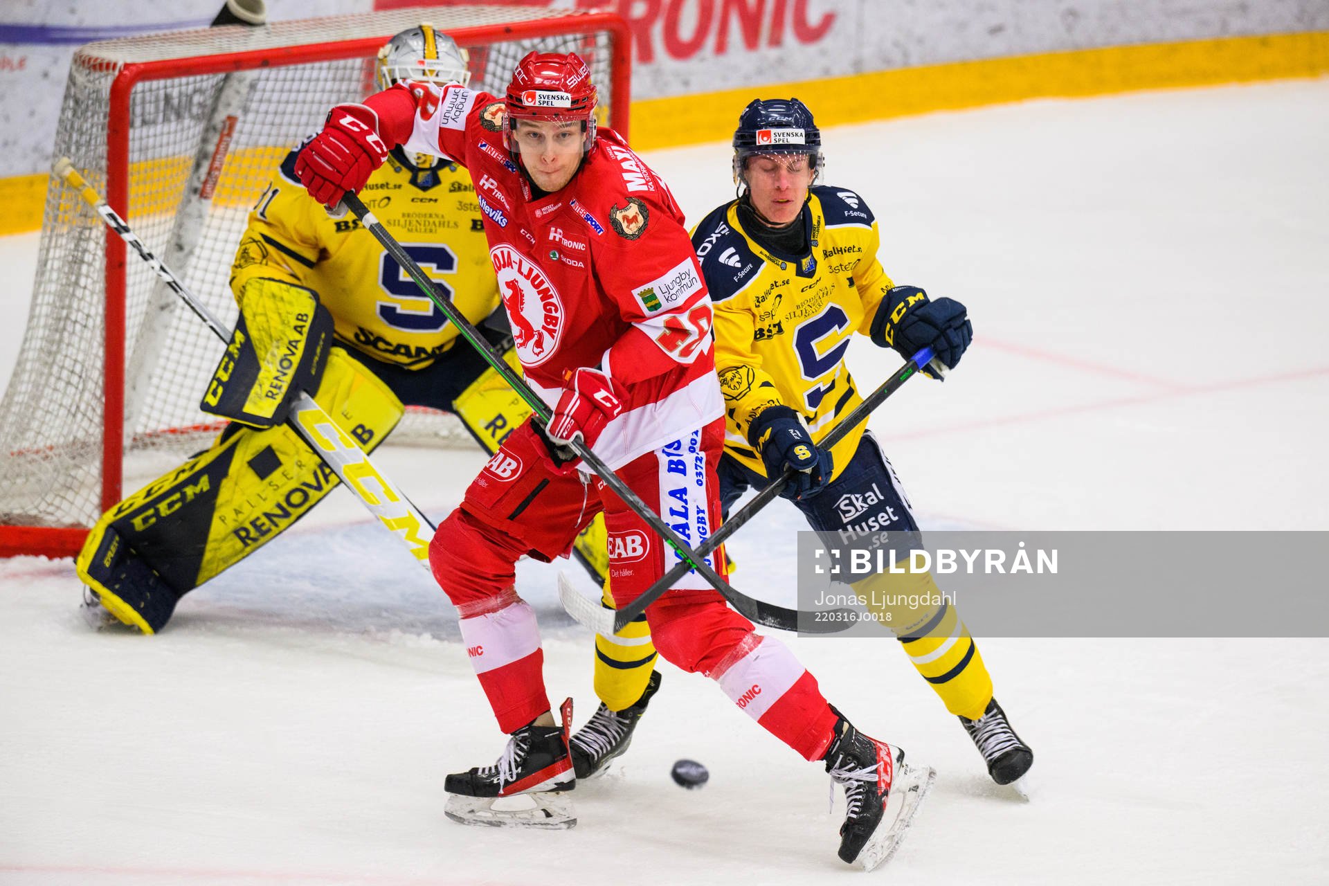 Troja/Ljungbys Julius Vähätalo och Södertäljes Leon