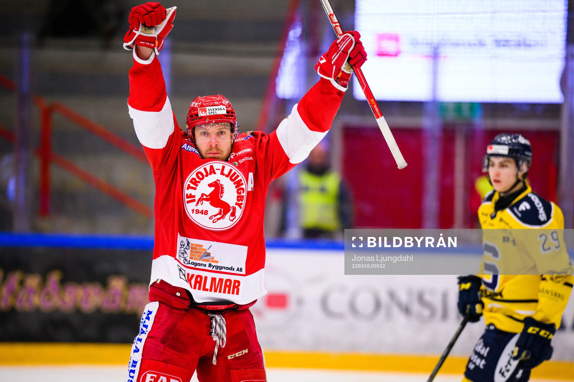 Troja/Ljungbys Carl-Johan Sjögren jublar