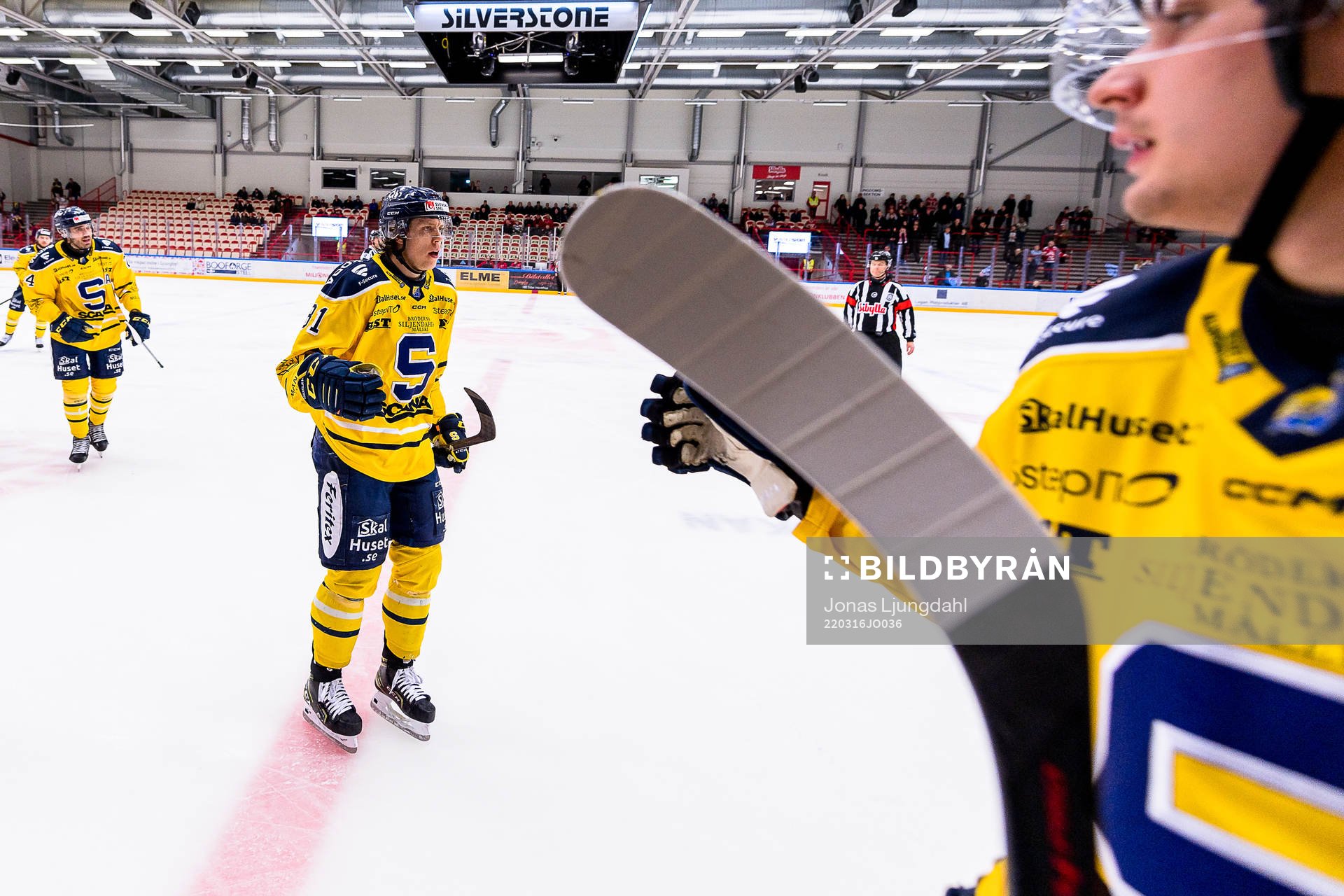 Södertäljes Emil Aronsson jublar