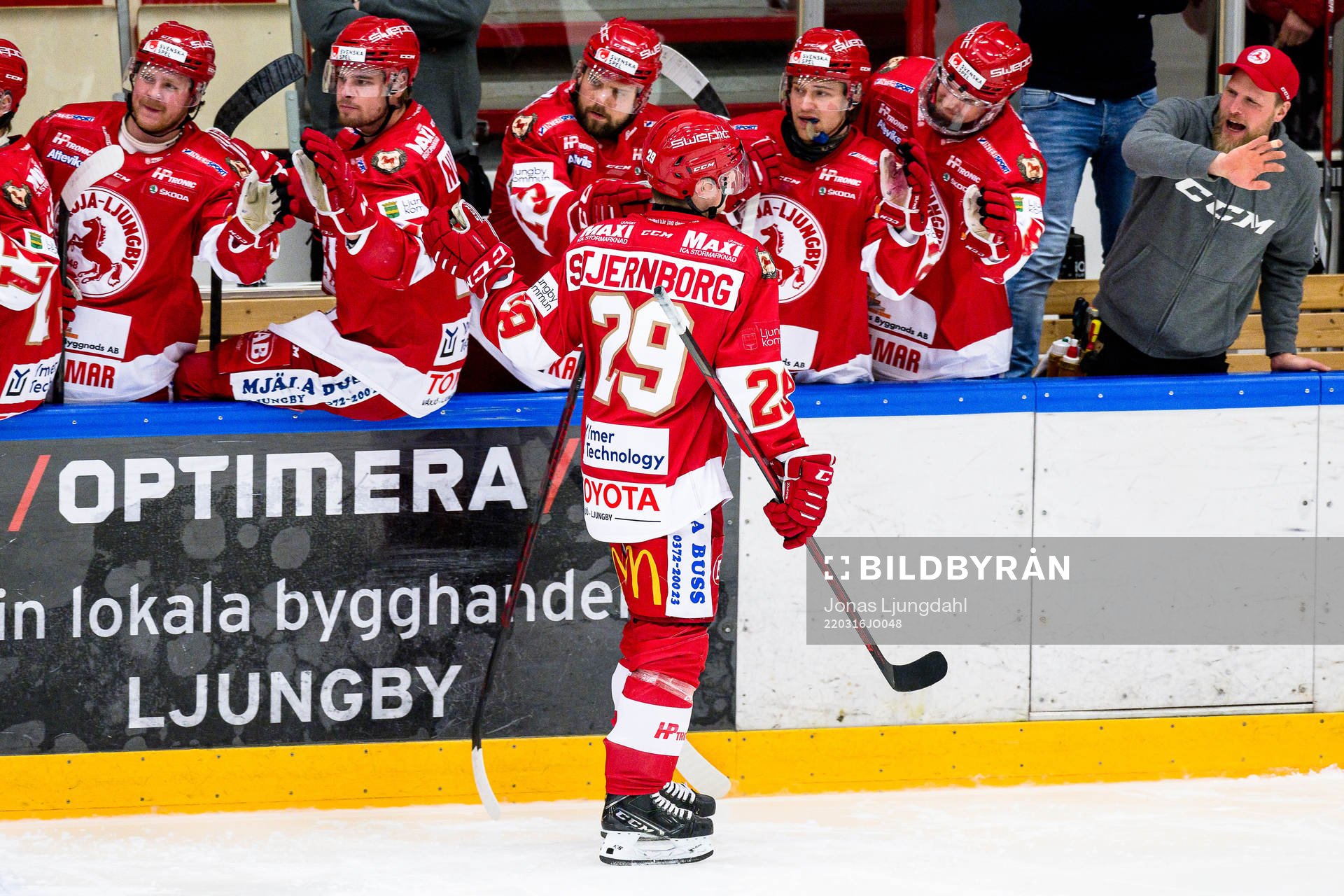 Troja/Ljungbys Victor Stjernborg  jublar