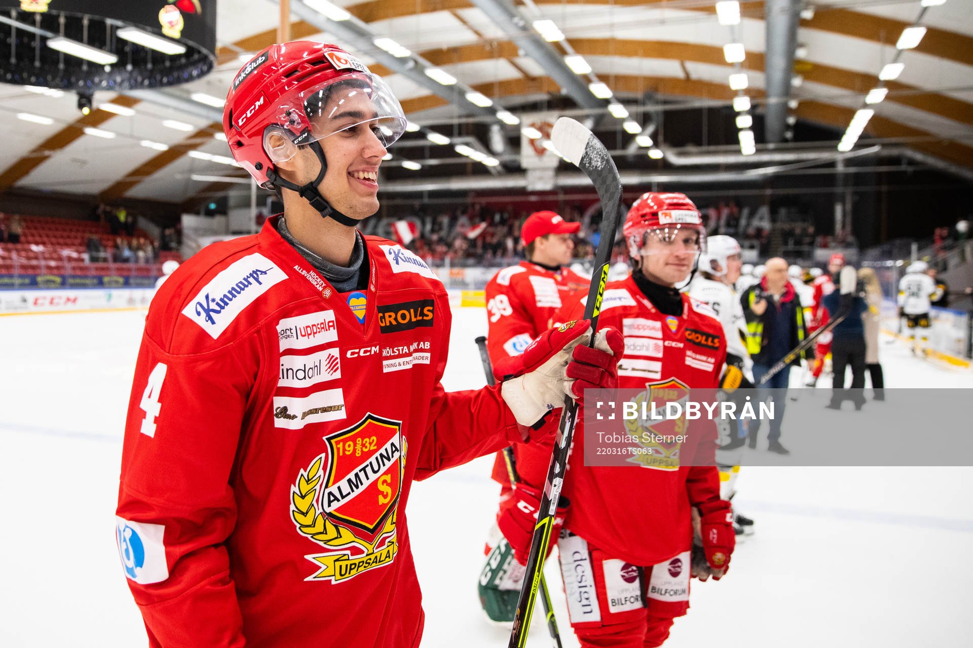 Almtunas David Karlström jublar