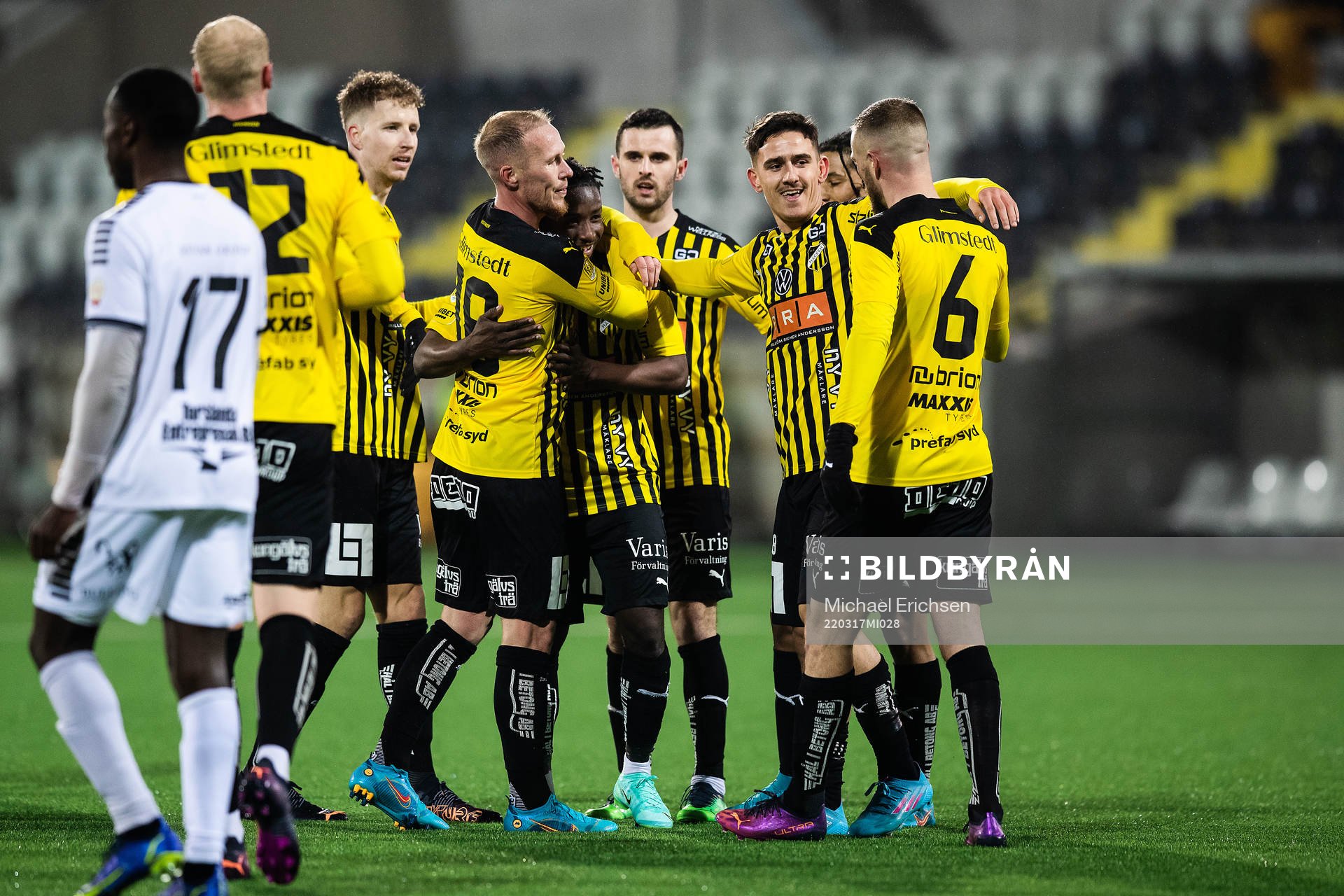 Häckens Ibrahim Sadiq jublar efter 4-3 under fotbollsmatchen i träningsmatchen mellan Häcken och Utsikten den 17 mars 2022 i Göteborg. 