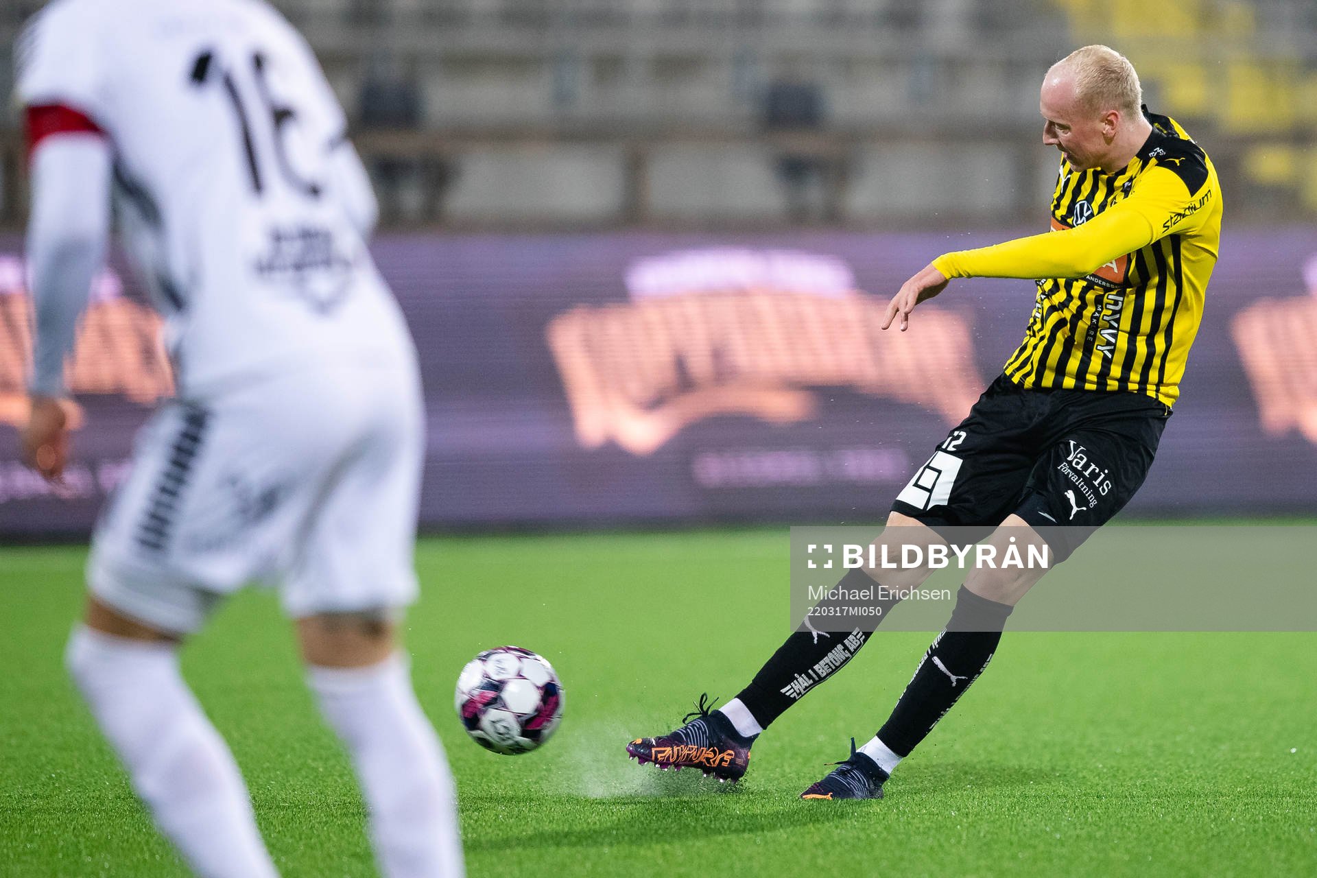 Häckens Valgeir Fridriksson med ett skott