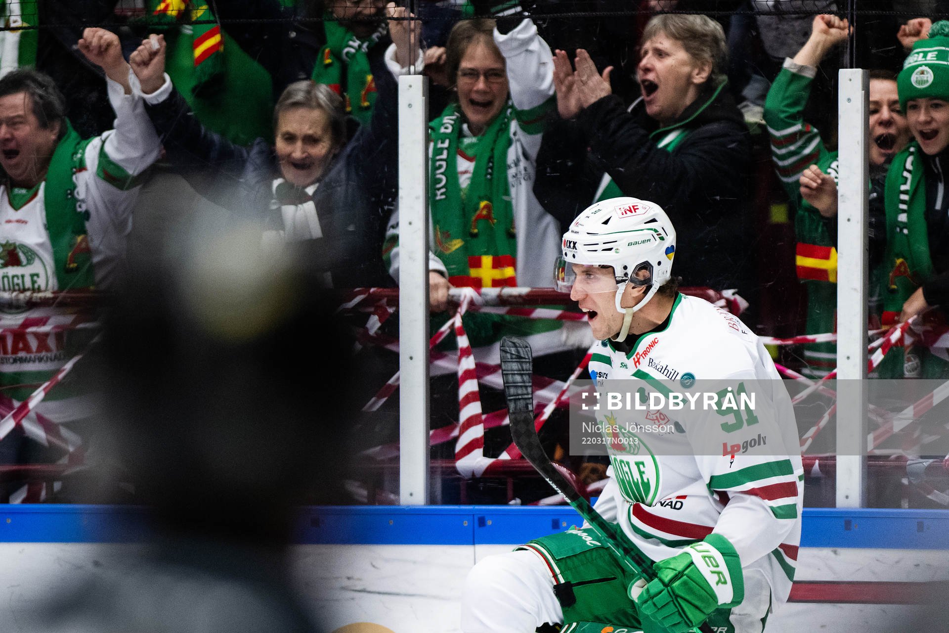 Rögles Adam Tambellini jublar