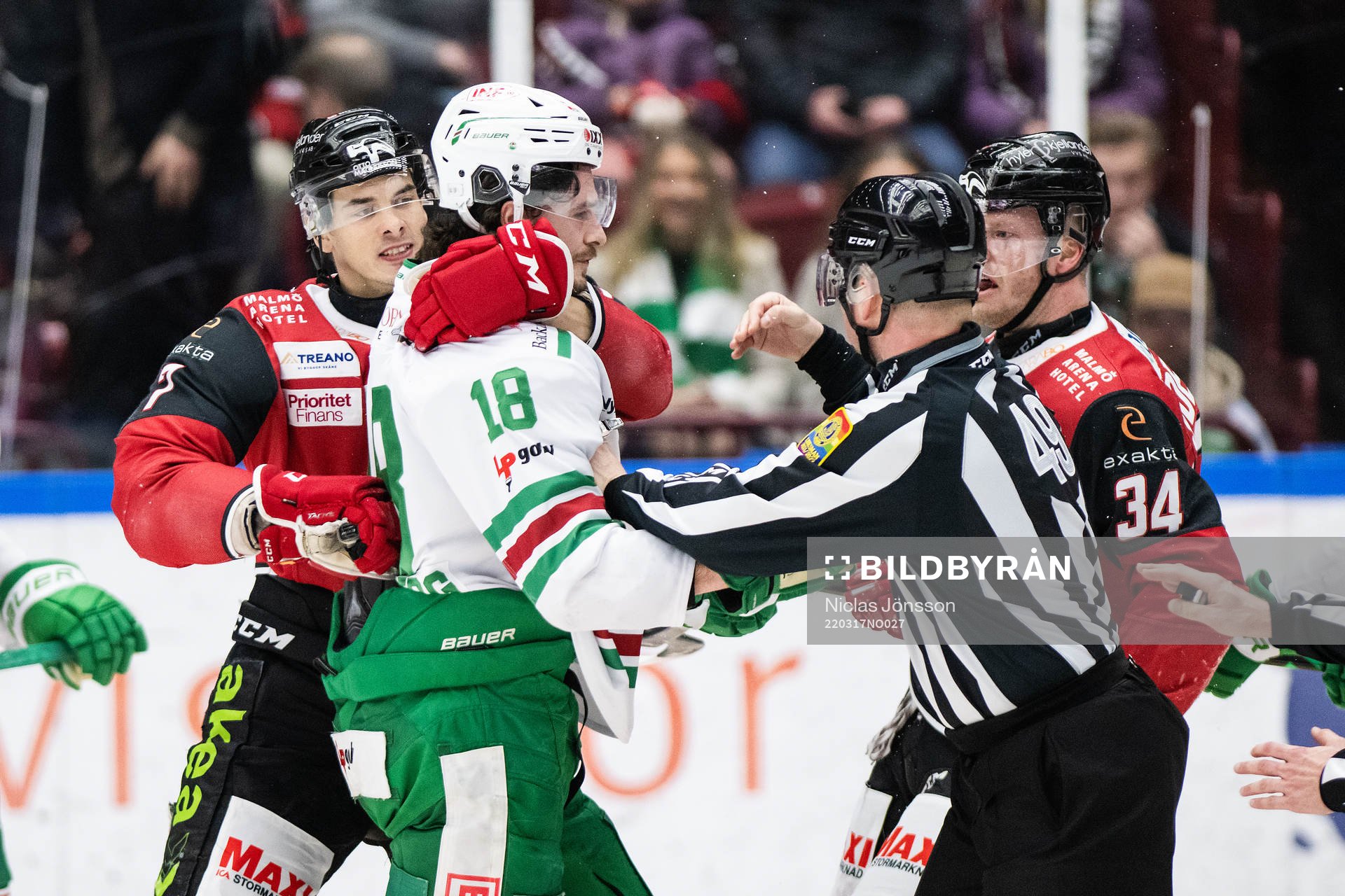 Malmö Redhawks Oliver Lauridsen och Rögles Dennis Everberg
