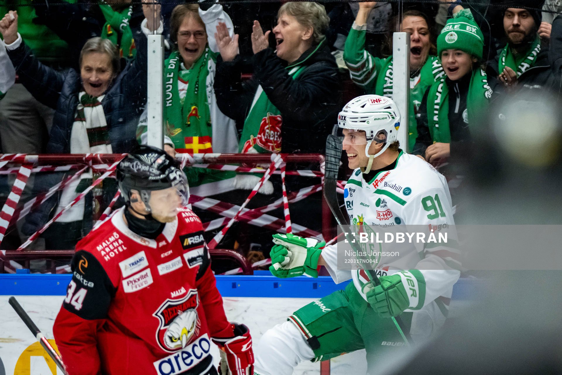 Rögles Adam Tambellini  jublar