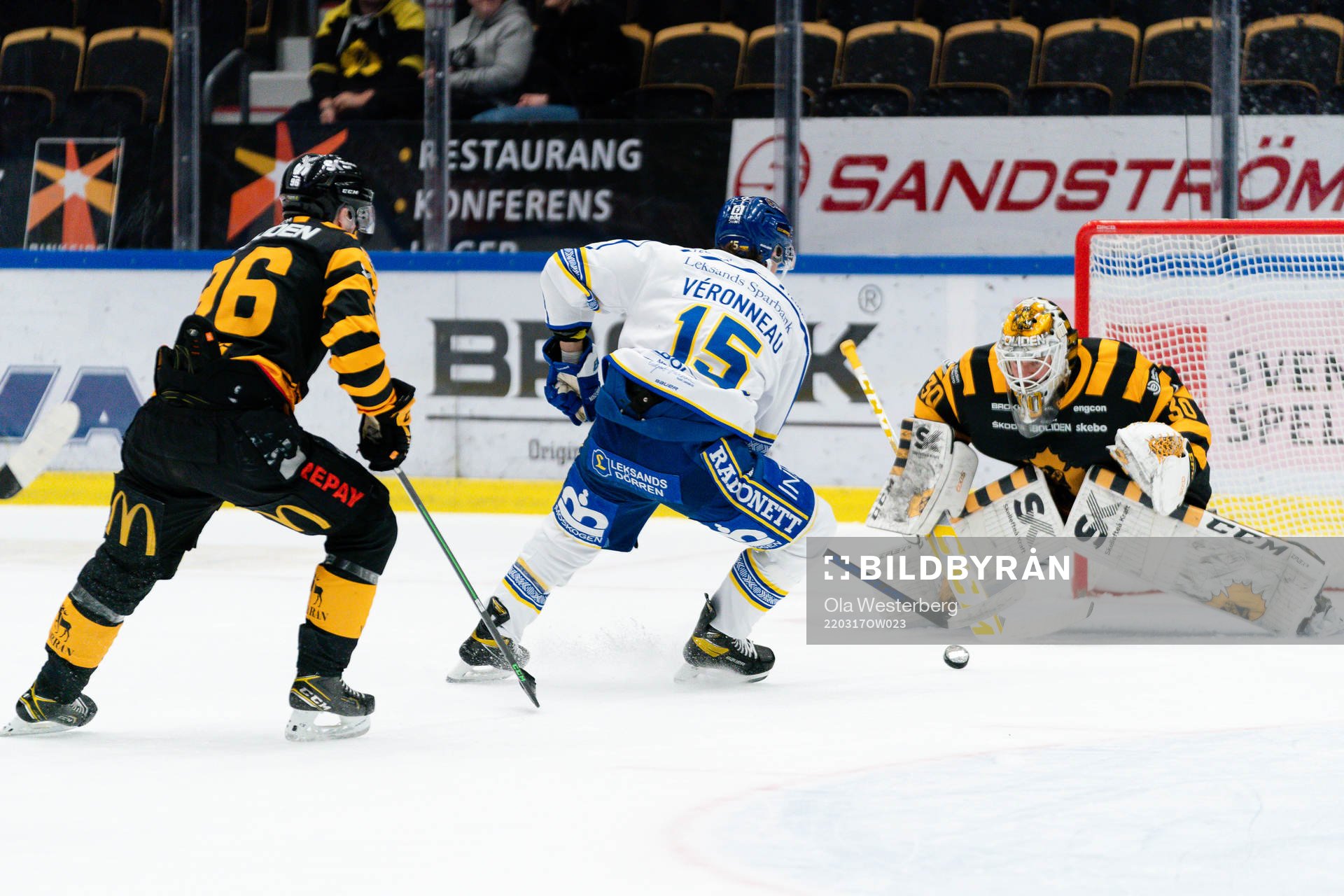 Skellefteås målvakt Gustaf Lindvall och Leksands Max