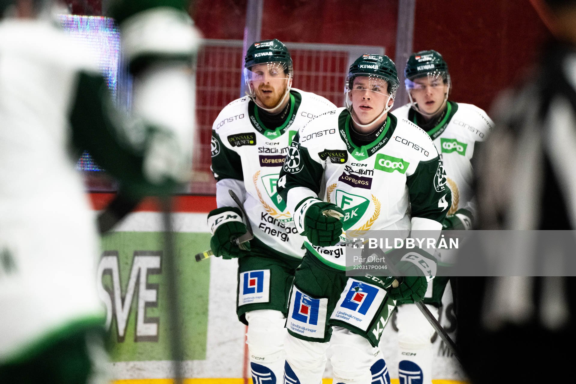 Färjestads Oscar Lawner jublar