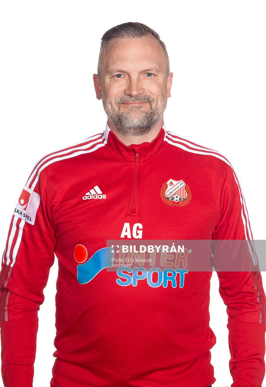 Lidköpings Manager Andreas Tilly Gustavsson poserar för ett porträtt den 17 mars 2022 i Lidköping.
