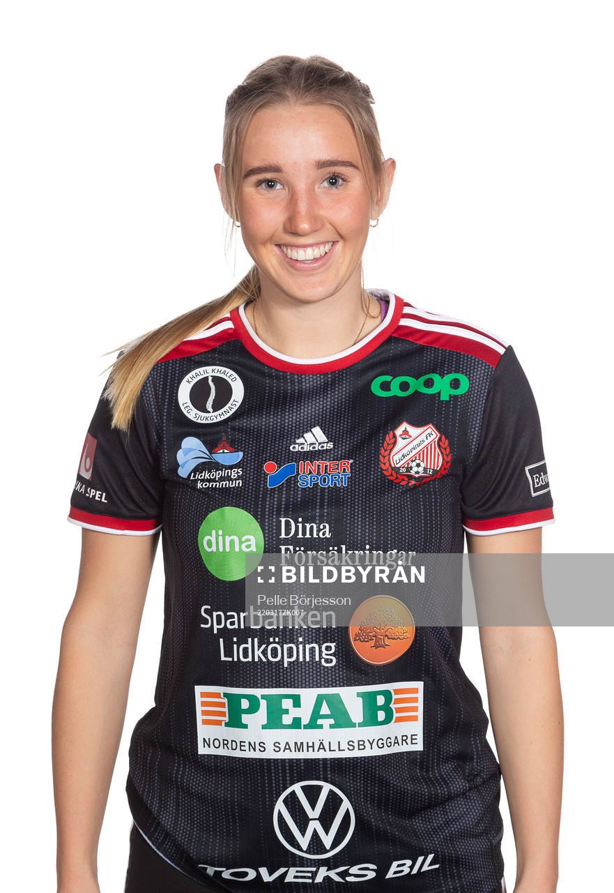 Lidköpings Ronja Karlsson Törnborg poserar för ett porträtt den 17 mars 2022 i Lidköping.